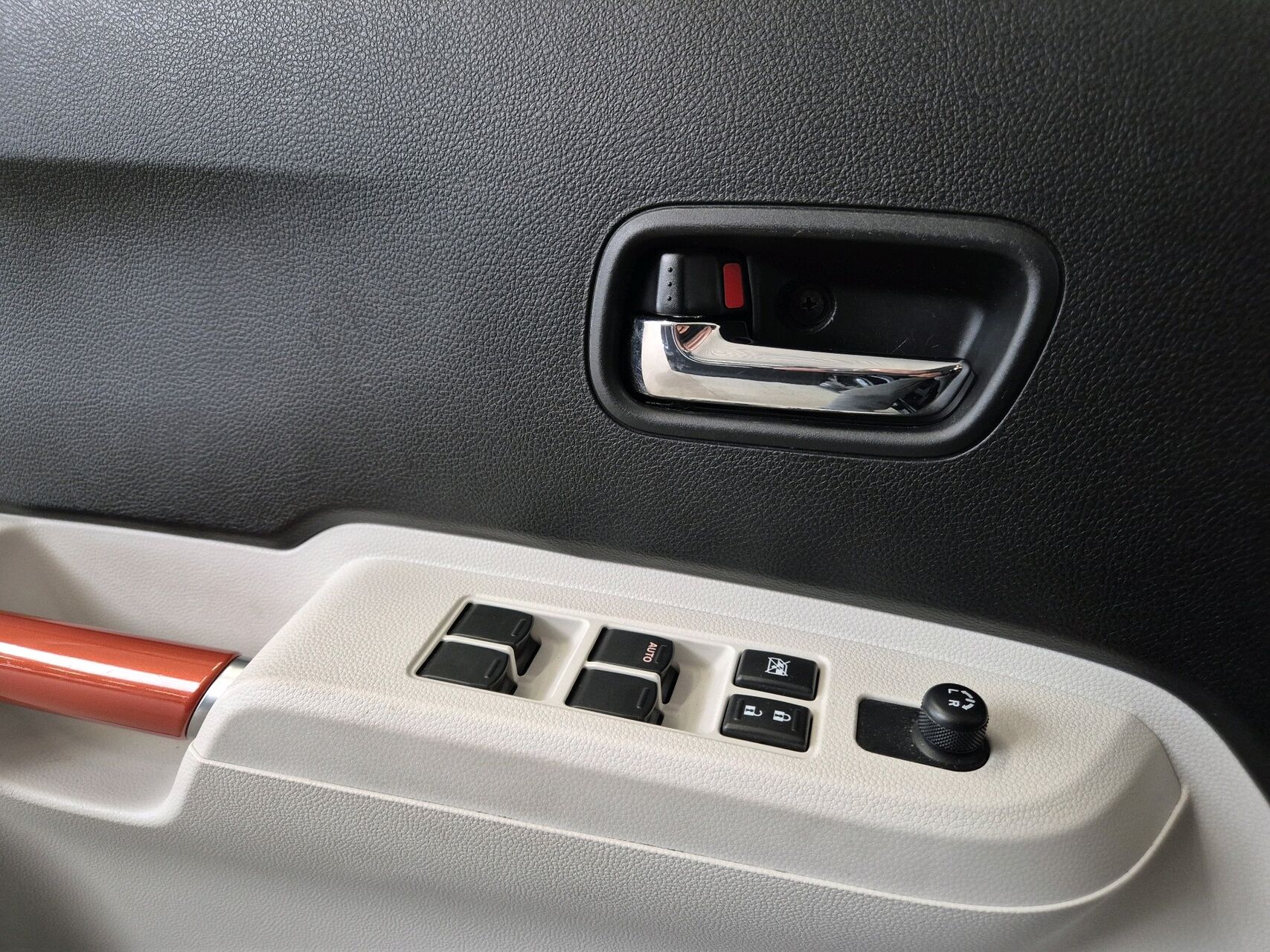 Billede af Suzuki Ignis 1,2 Dualjet  Mild hybrid Adventure Holiday 90HK 5d