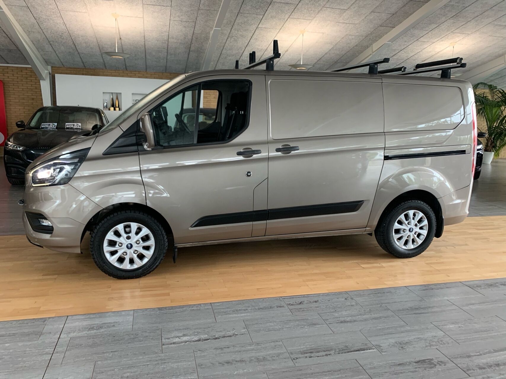 Billede af Ford Transit Custom 320 L1H1 2,0 TDCi Trend 170HK Van 6g Aut.