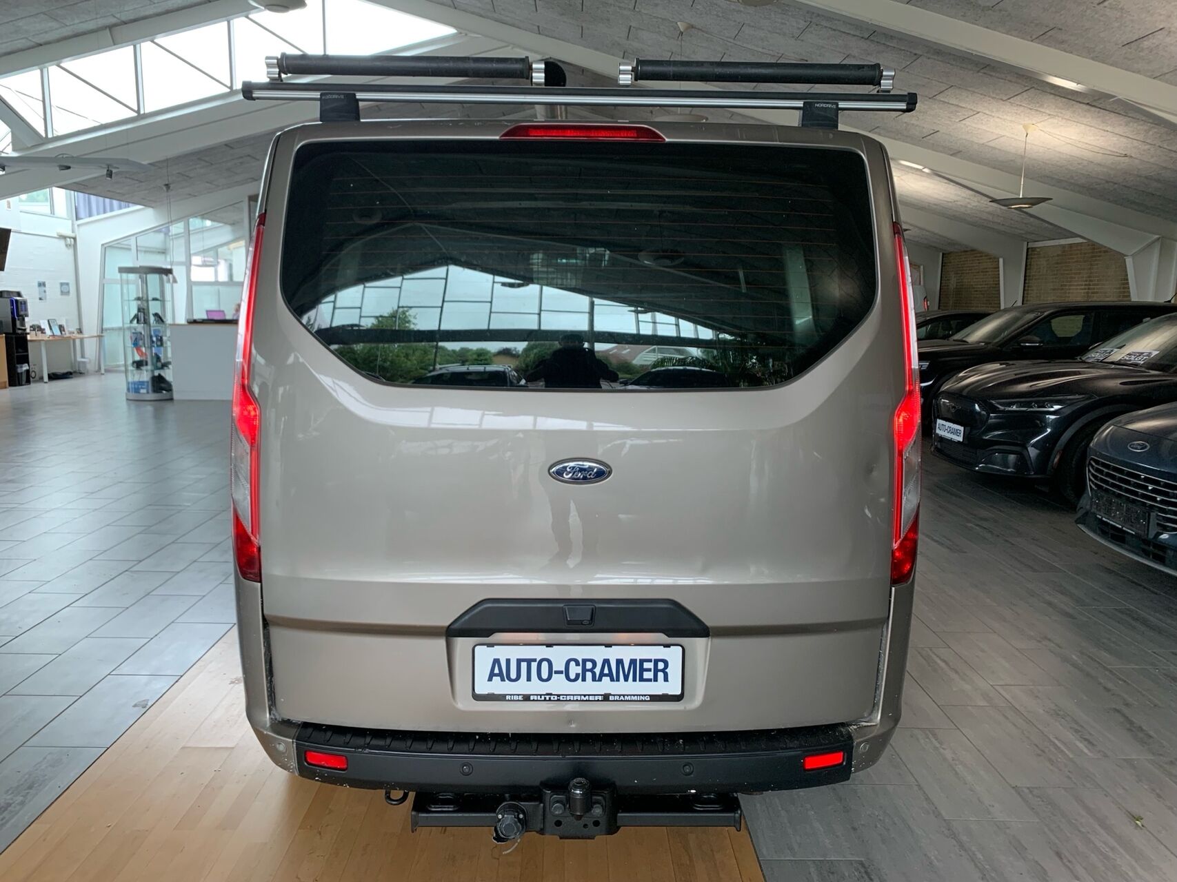 Billede af Ford Transit Custom 320 L1H1 2,0 TDCi Trend 170HK Van 6g Aut.