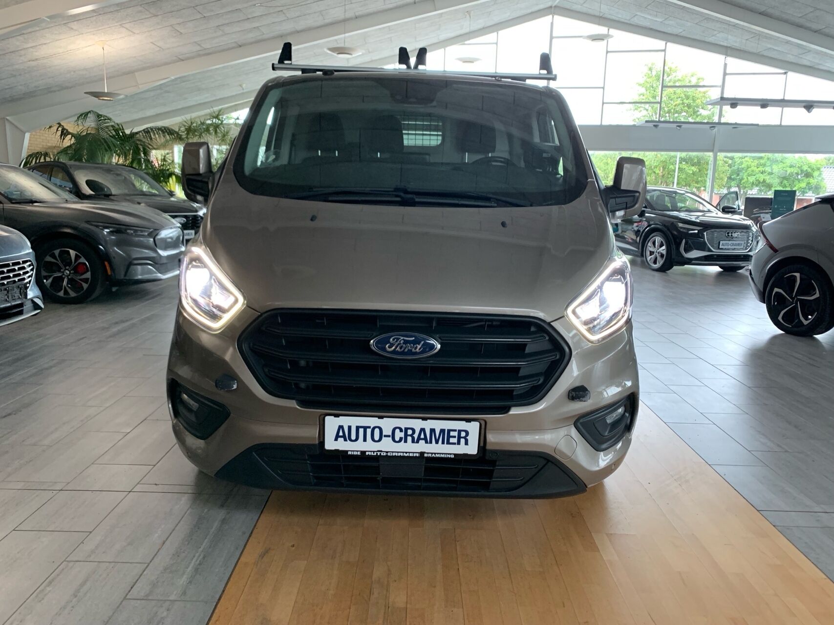 Billede af Ford Transit Custom 320 L1H1 2,0 TDCi Trend 170HK Van 6g Aut.