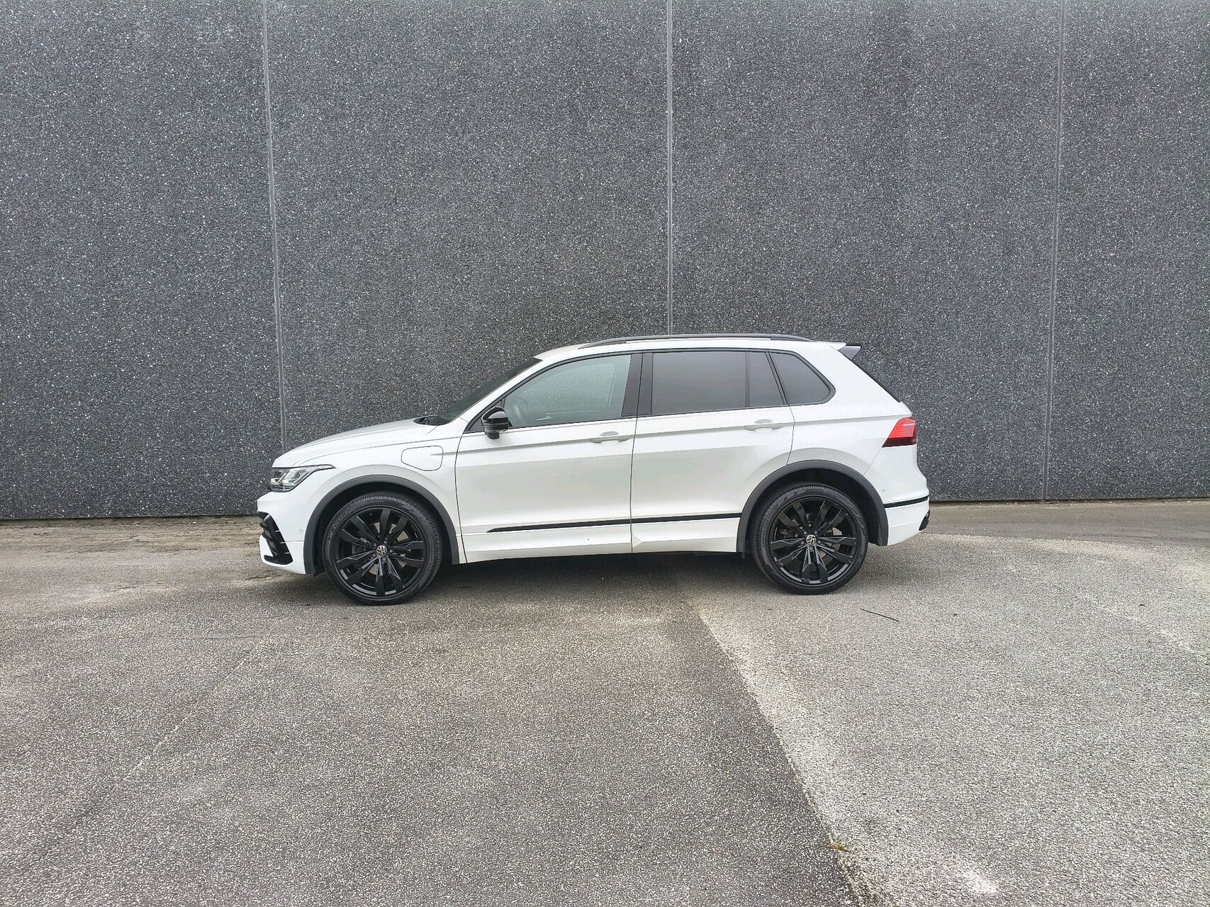 Billede af VW Tiguan 1,4 TSI eHybrid R-Line DSG 245HK 5d 6g Aut.