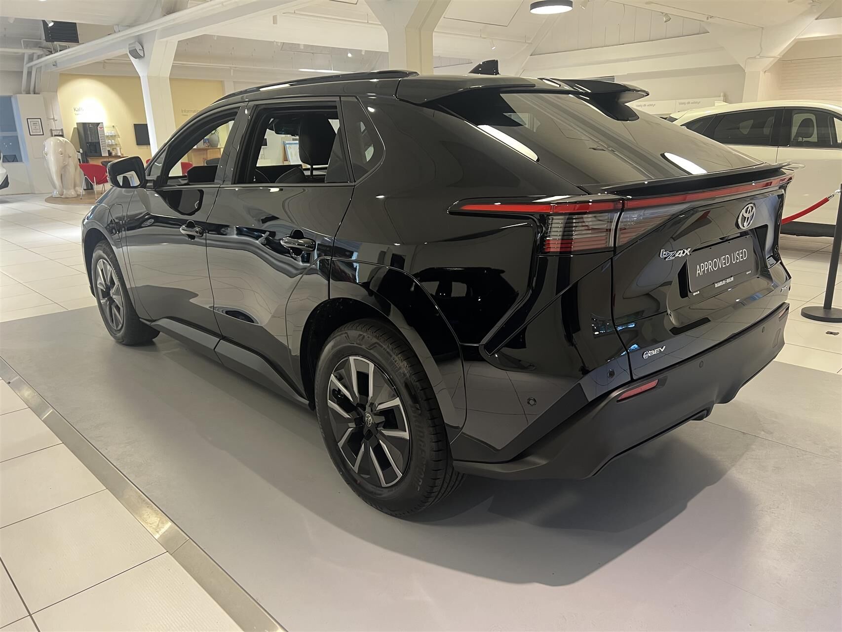 Billede af Toyota BZ4X EL Executive AWD 343HK 5d Aut.