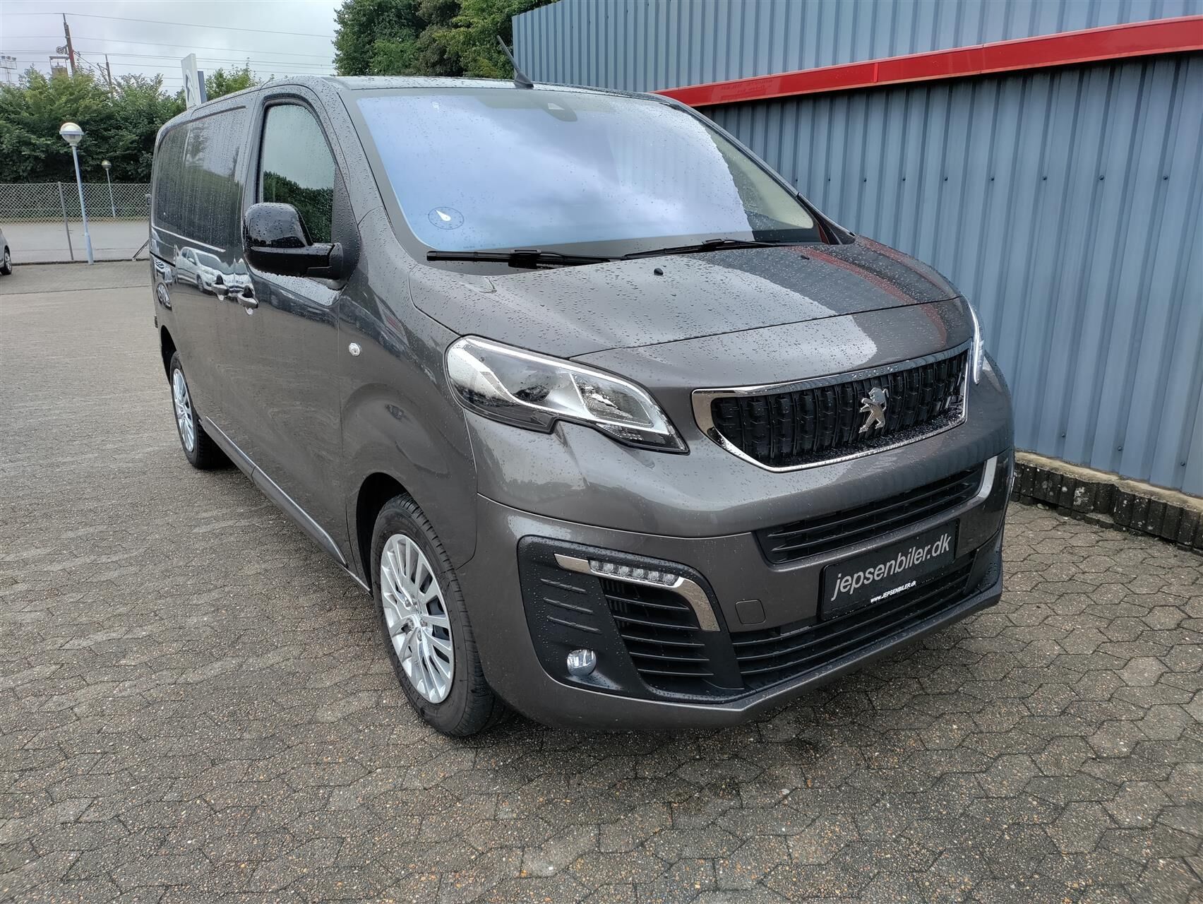 Billede af Peugeot Expert L2 2,0 BlueHDi Premium EAT8 144HK Van 8g Aut.