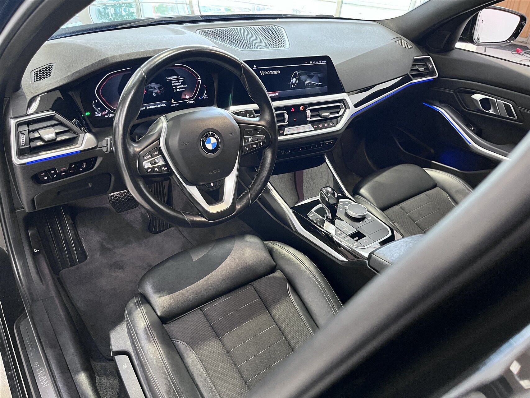 Billede af BMW 320d Touring 2,0 D Sport Line Steptronic 190HK Stc 8g Aut.