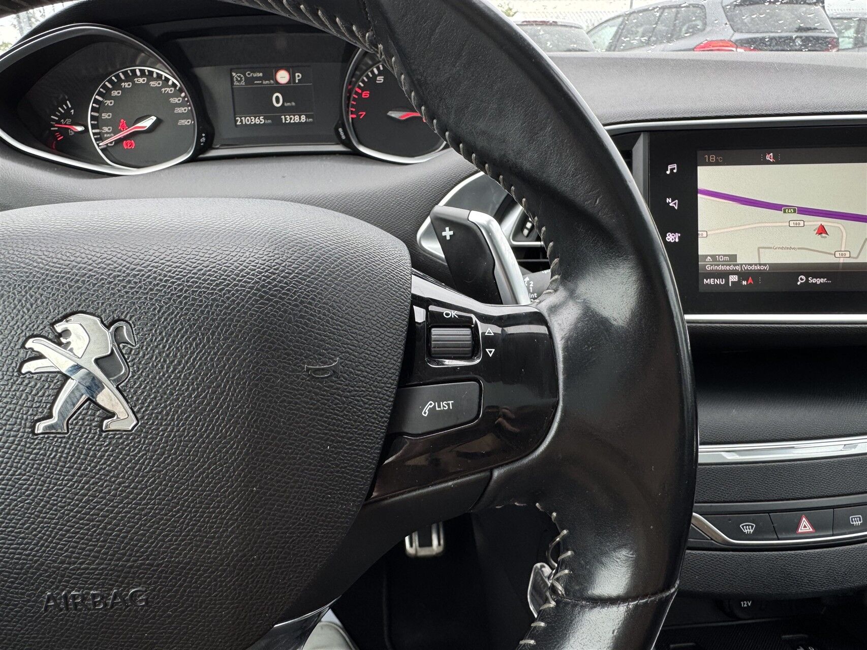 Billede af Peugeot 308 SW 1,2 PureTech Selection Sky EAT8 130HK Stc 8g Aut.