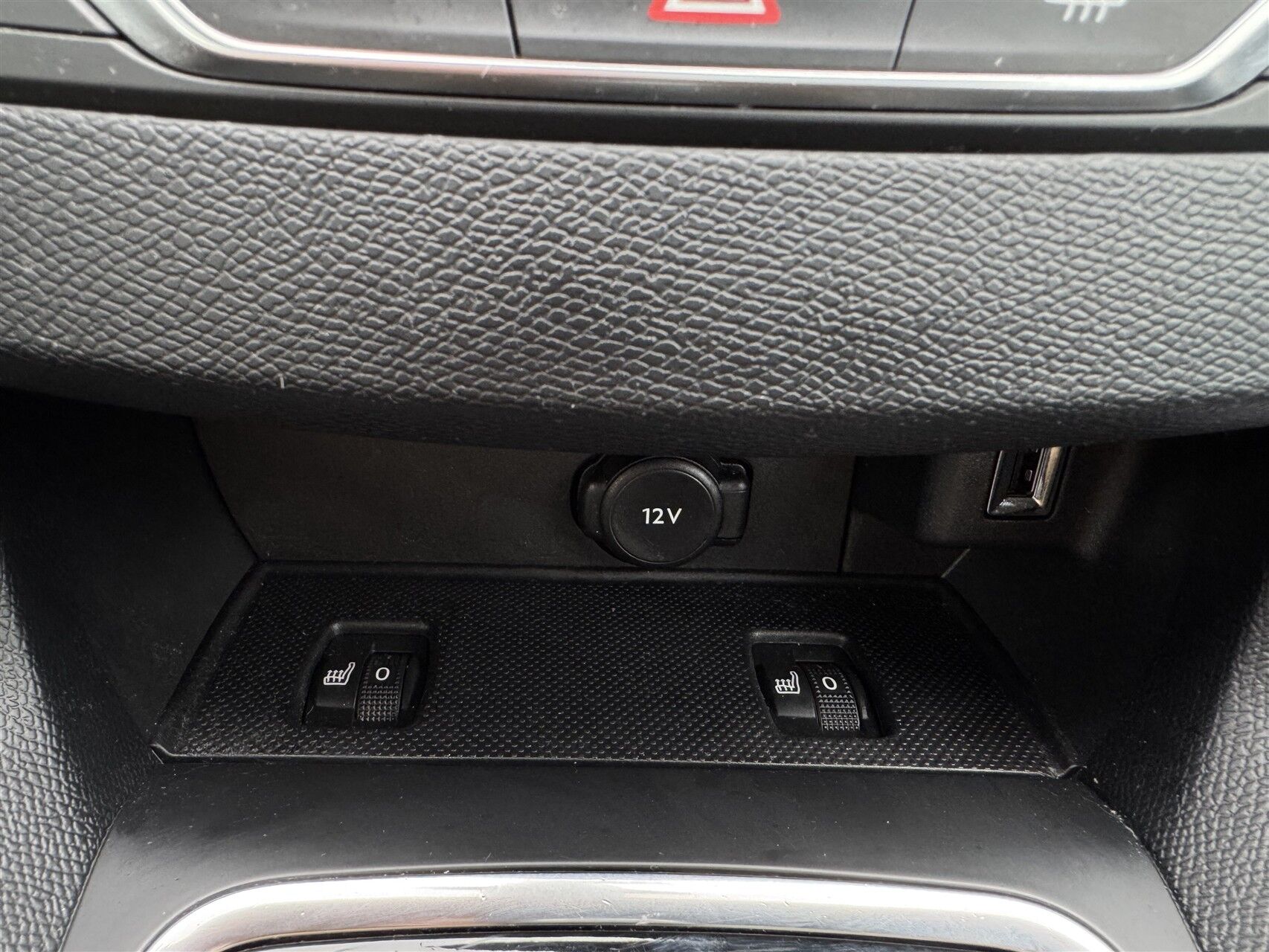 Billede af Peugeot 308 SW 1,2 PureTech Selection Sky EAT8 130HK Stc 8g Aut.