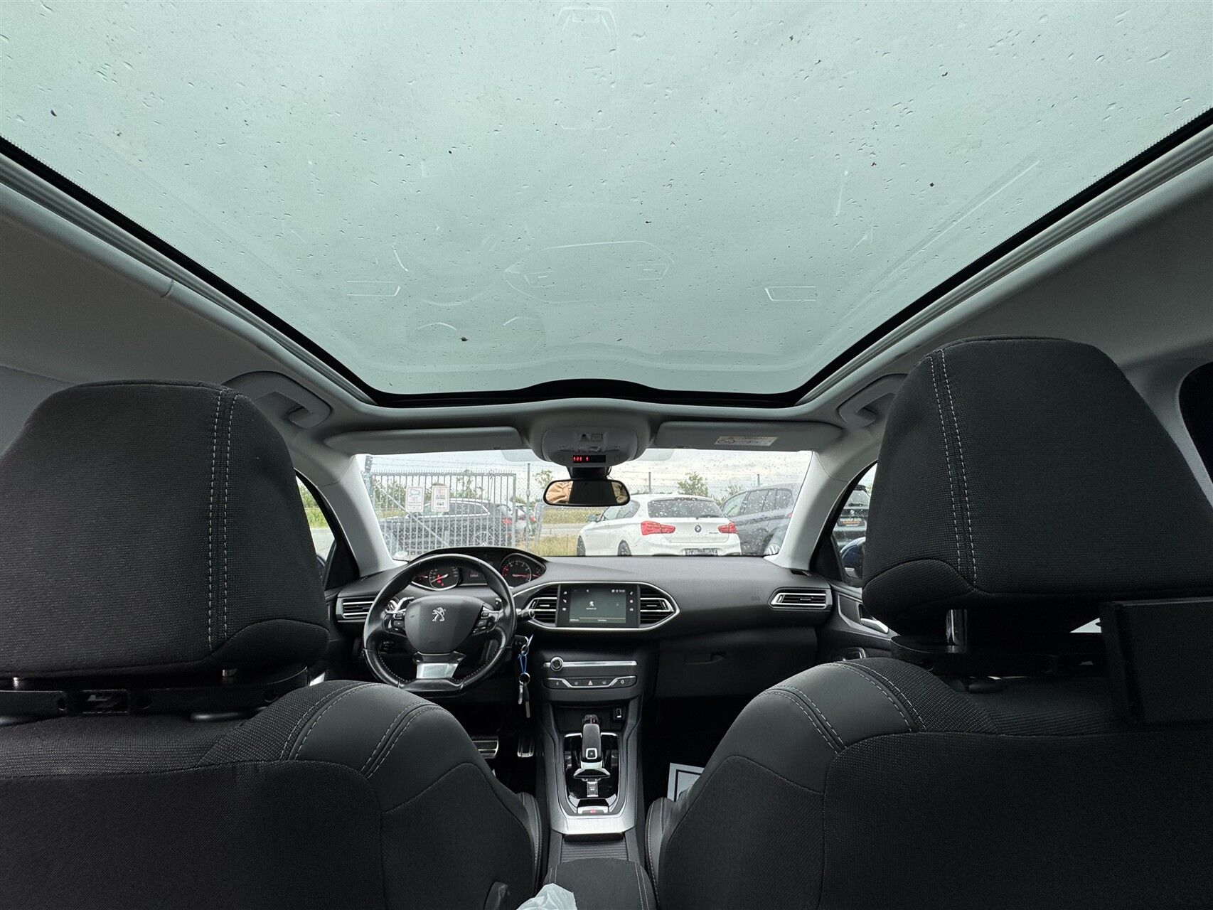 Billede af Peugeot 308 SW 1,2 PureTech Selection Sky EAT8 130HK Stc 8g Aut.
