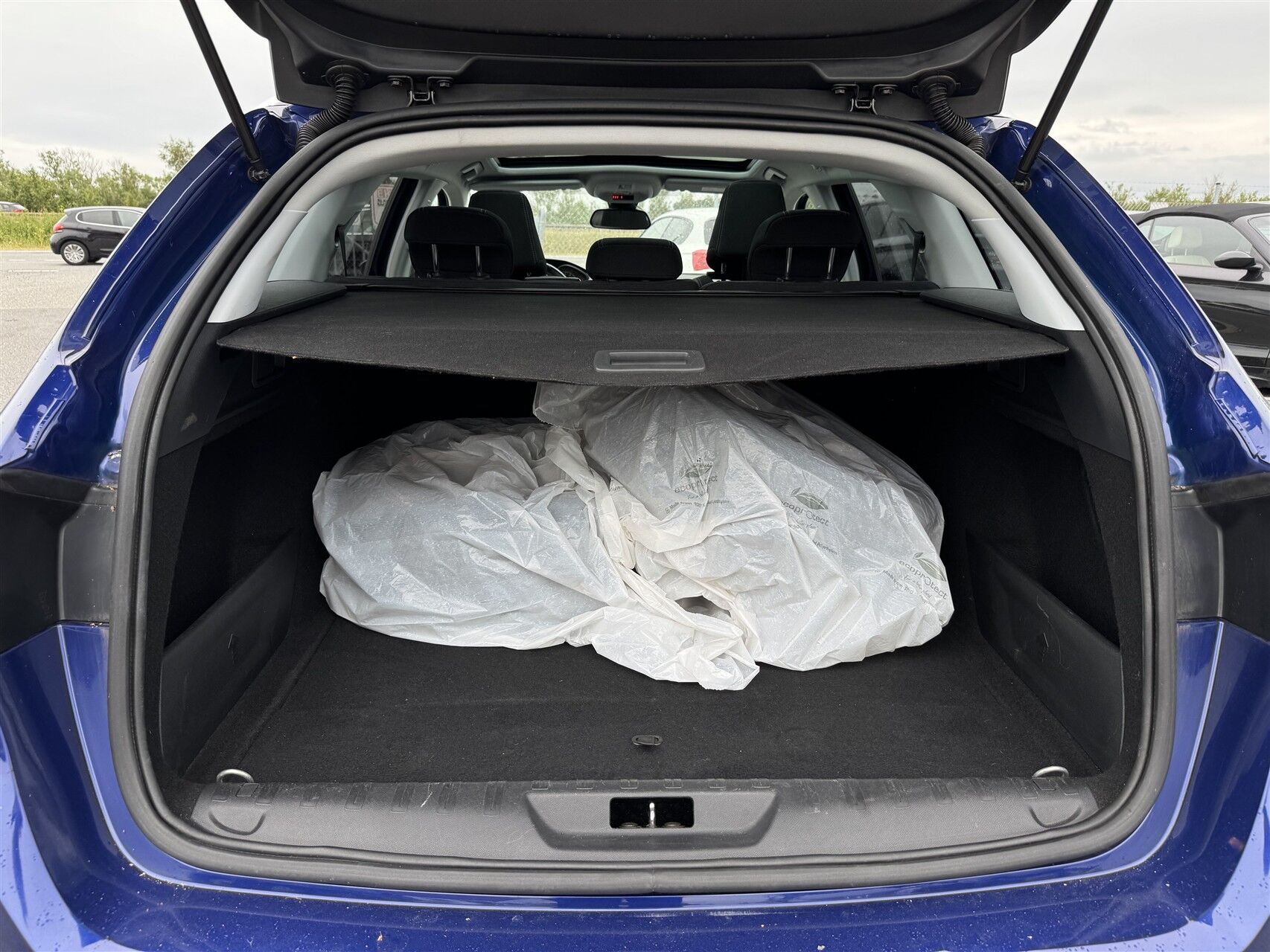 Billede af Peugeot 308 SW 1,2 PureTech Selection Sky EAT8 130HK Stc 8g Aut.