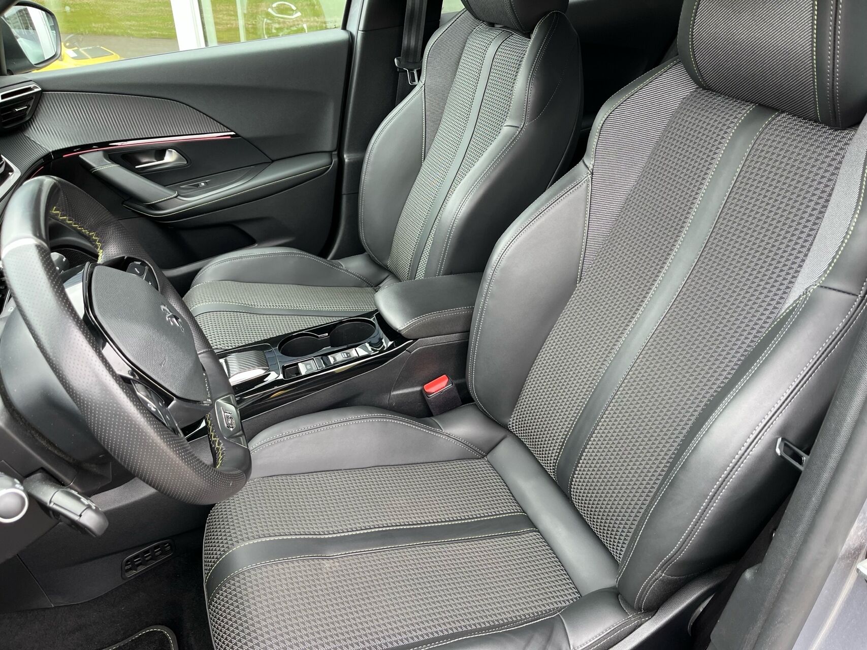 Billede af Peugeot e-2008 EL GT 136HK 5d Aut.