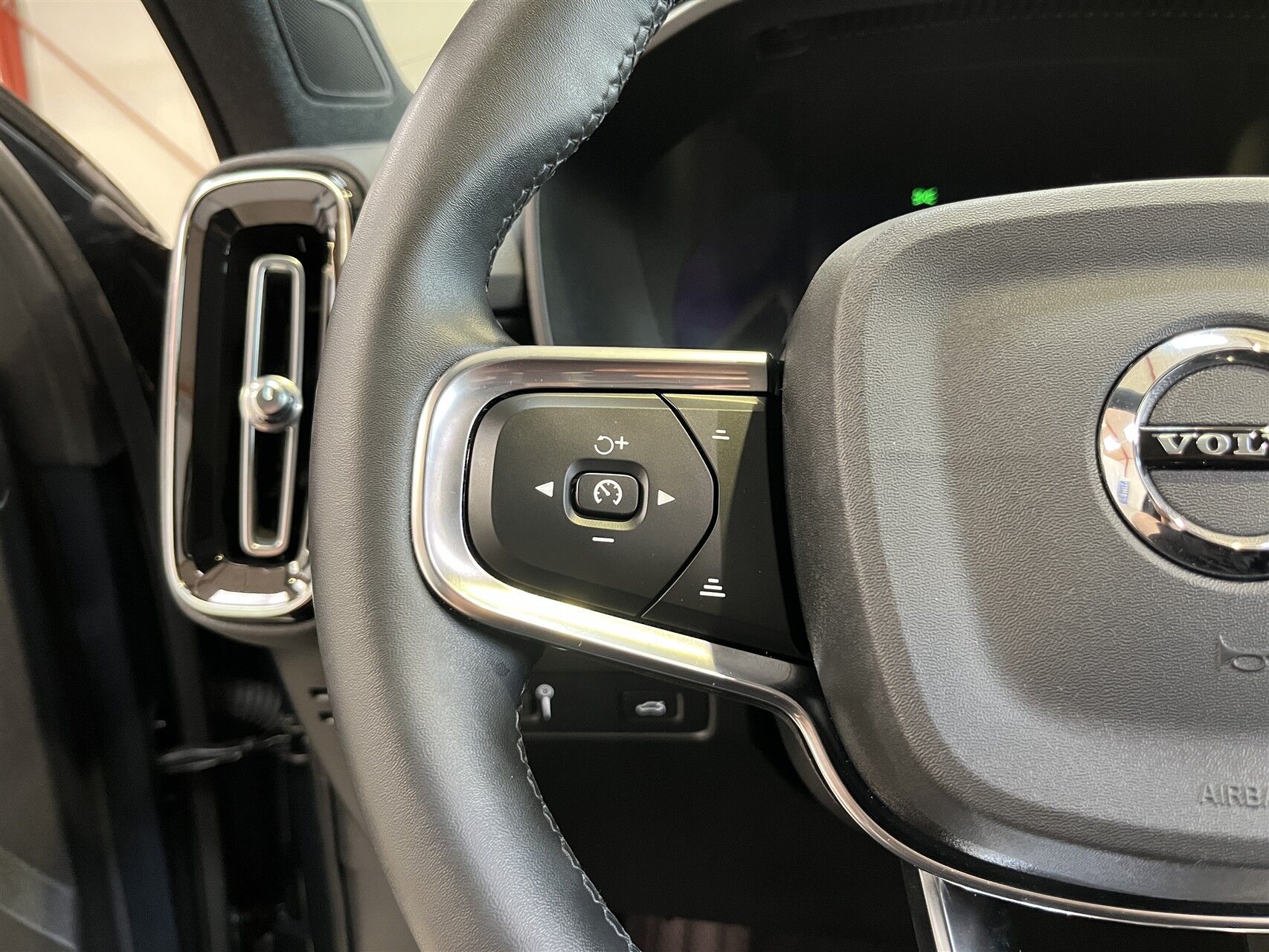 Billede af Volvo XC40 P8 Recharge Twin Pro AWD 408HK 5d Aut.