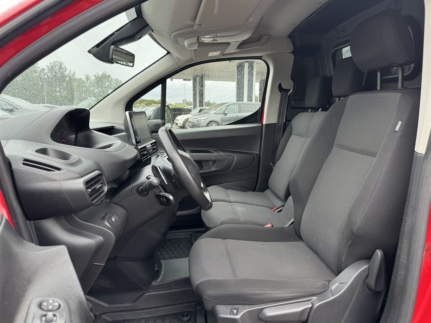 Billede af Peugeot Partner L1 V1 1,5 BlueHDi Plus EAT8 130HK Van 8g Aut.