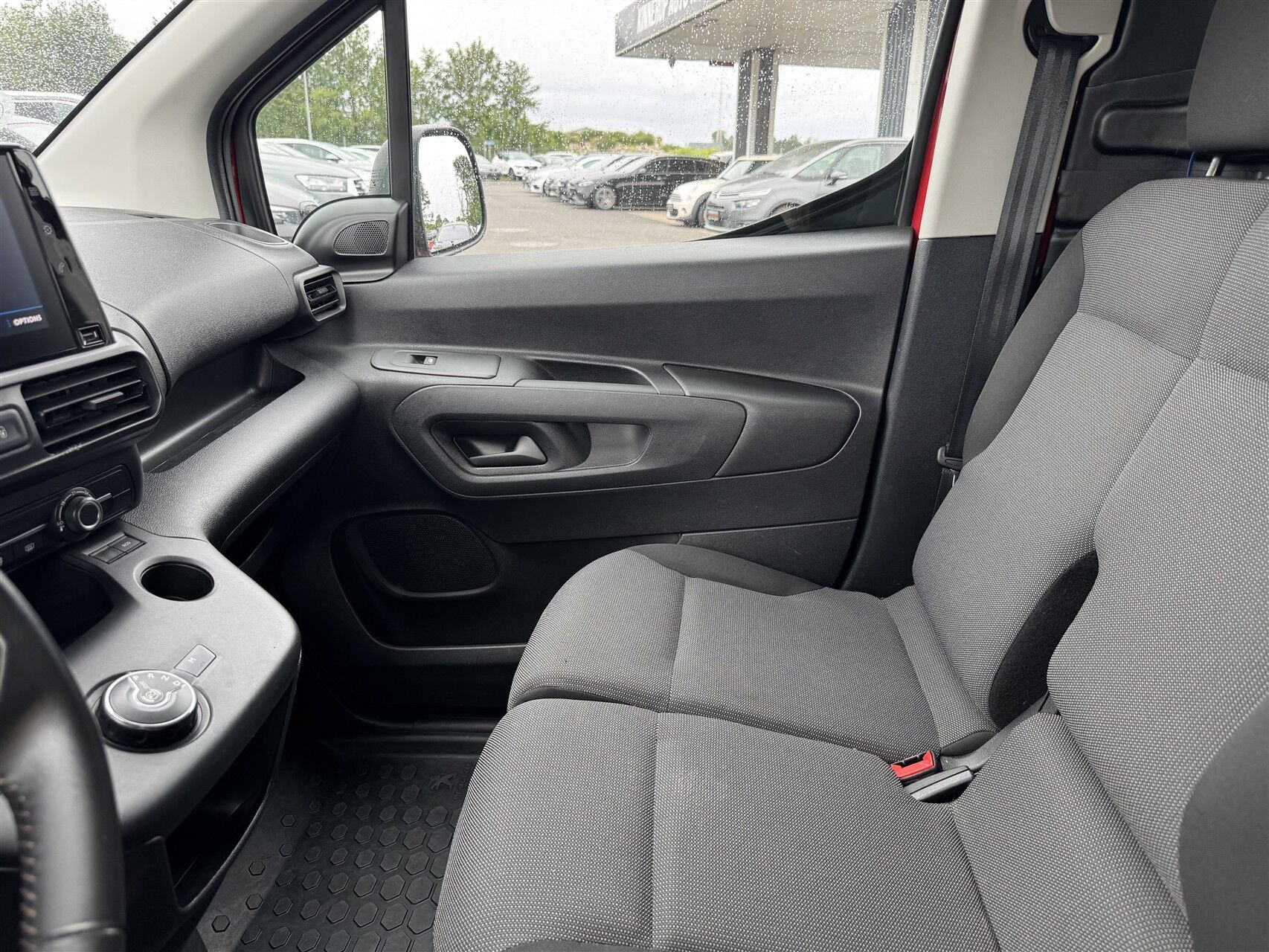Billede af Peugeot Partner L1 V1 1,5 BlueHDi Plus EAT8 130HK Van 8g Aut.