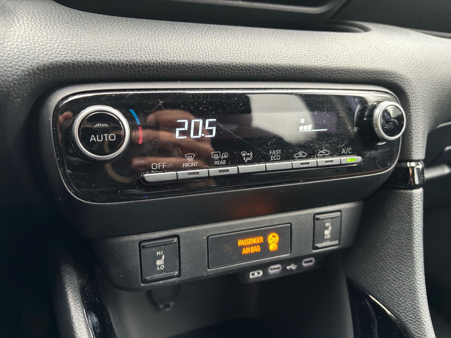 Billede af Toyota Yaris 1,5 Hybrid Style Comfort 116HK 5d Trinl. Gear