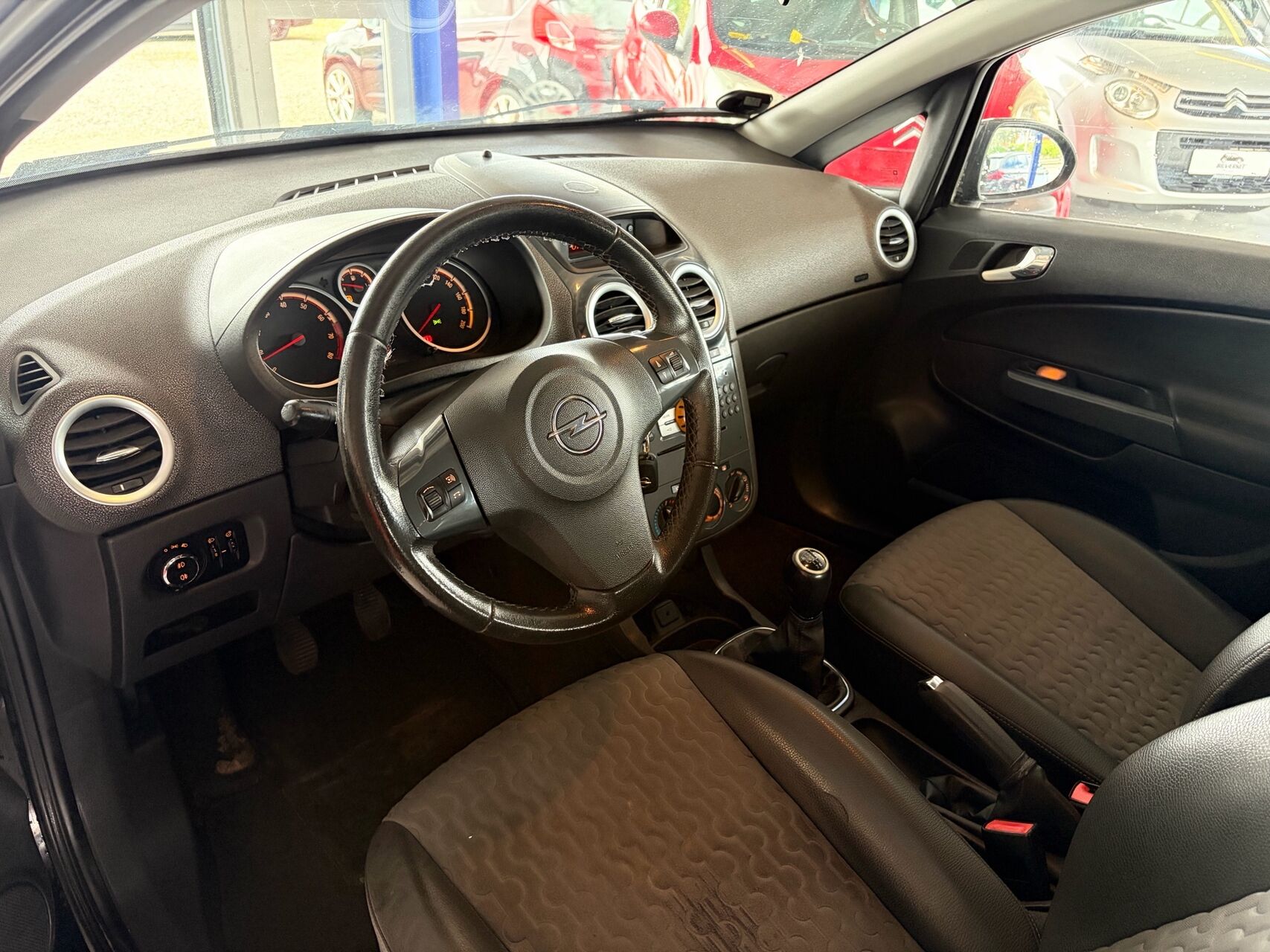 Billede af Opel Corsa 1,4 Twinport Edition 111 Sport 100HK 5d