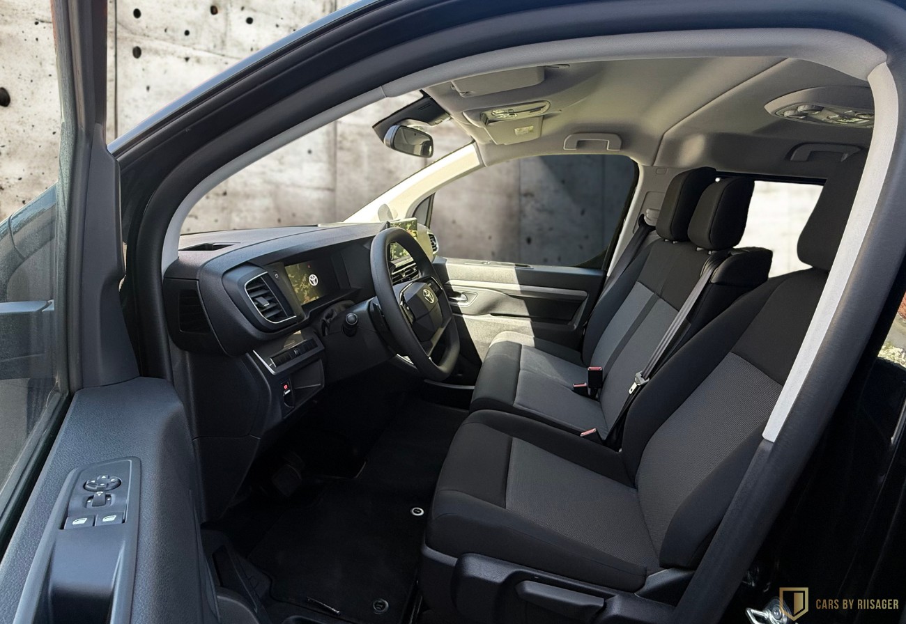 Billede af Toyota Proace Verso Electric Long EL Shuttle m/Dobbelt bagdør,Dobb.skydedør 136HK Aut.