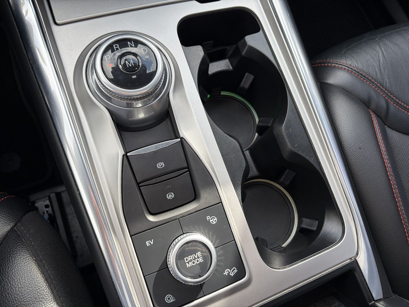 Billede af Ford Explorer 3,0 EcoBoost  Plugin-hybrid ST-Line 4WD 457HK 5d 10g Aut.