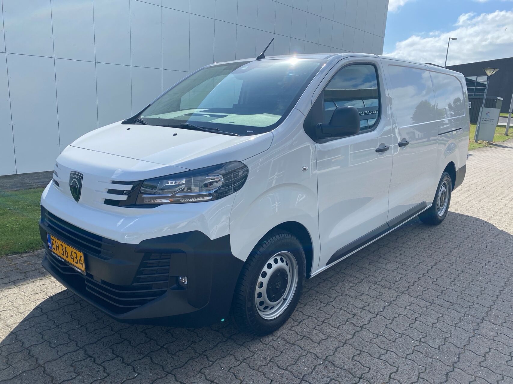 Billede af Peugeot Expert L3 2,0 BlueHDi Plus 144HK Van 6g