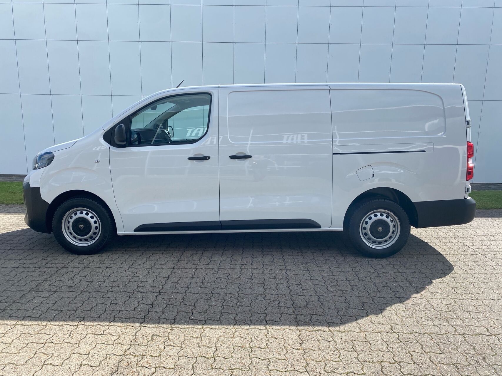 Billede af Peugeot Expert L3 2,0 BlueHDi Plus 144HK Van 6g
