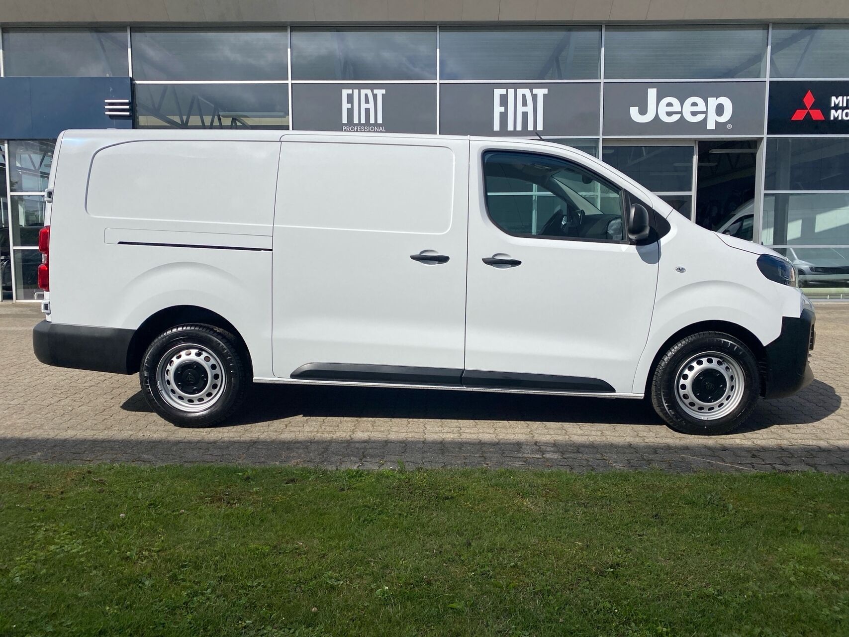 Billede af Peugeot Expert L3 2,0 BlueHDi Plus 144HK Van 6g