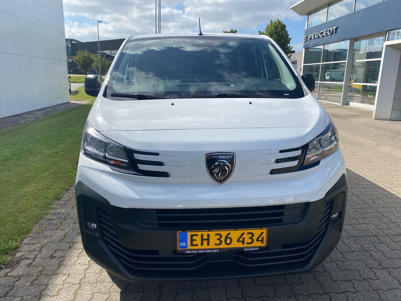 Billede af Peugeot Expert L3 2,0 BlueHDi Plus 144HK Van 6g