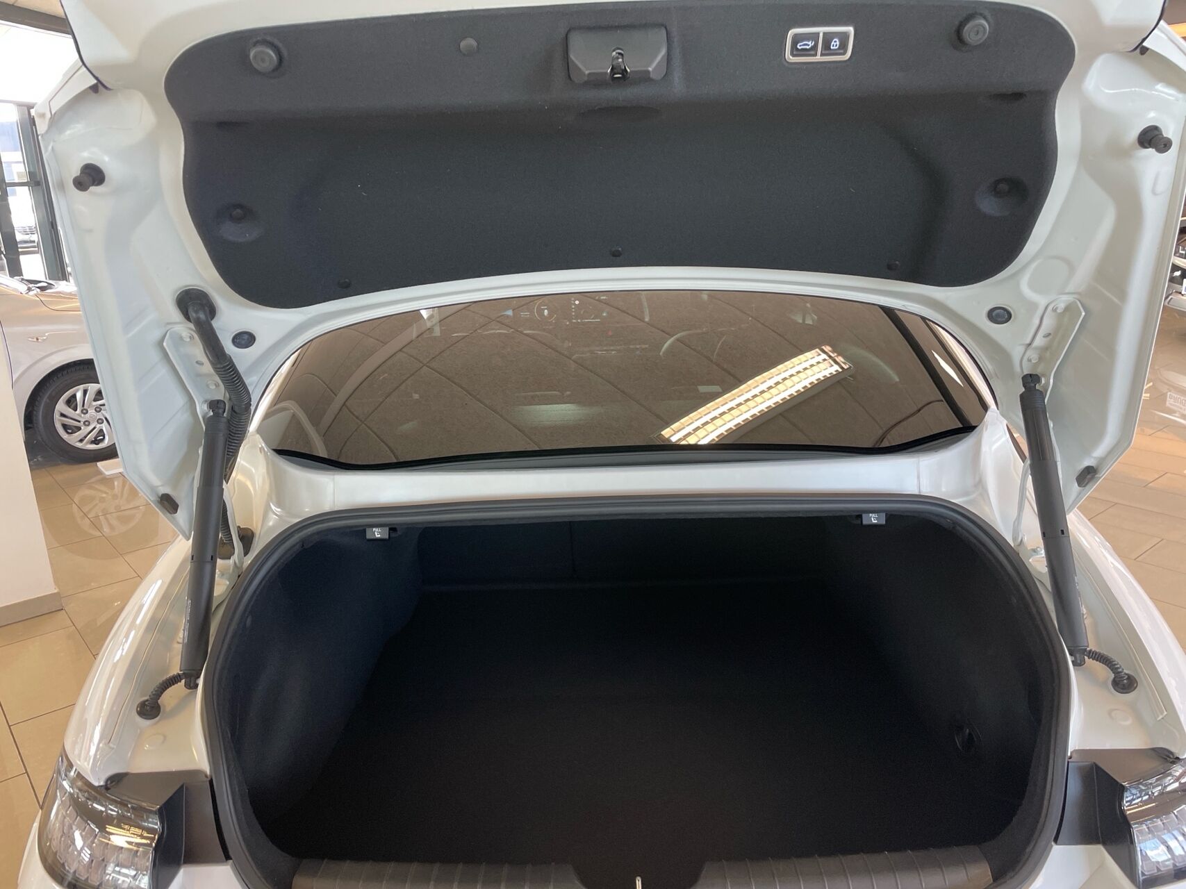 Billede af Hyundai Ioniq 6 Electric 77,4 kWh Ultimate 229HK Aut.