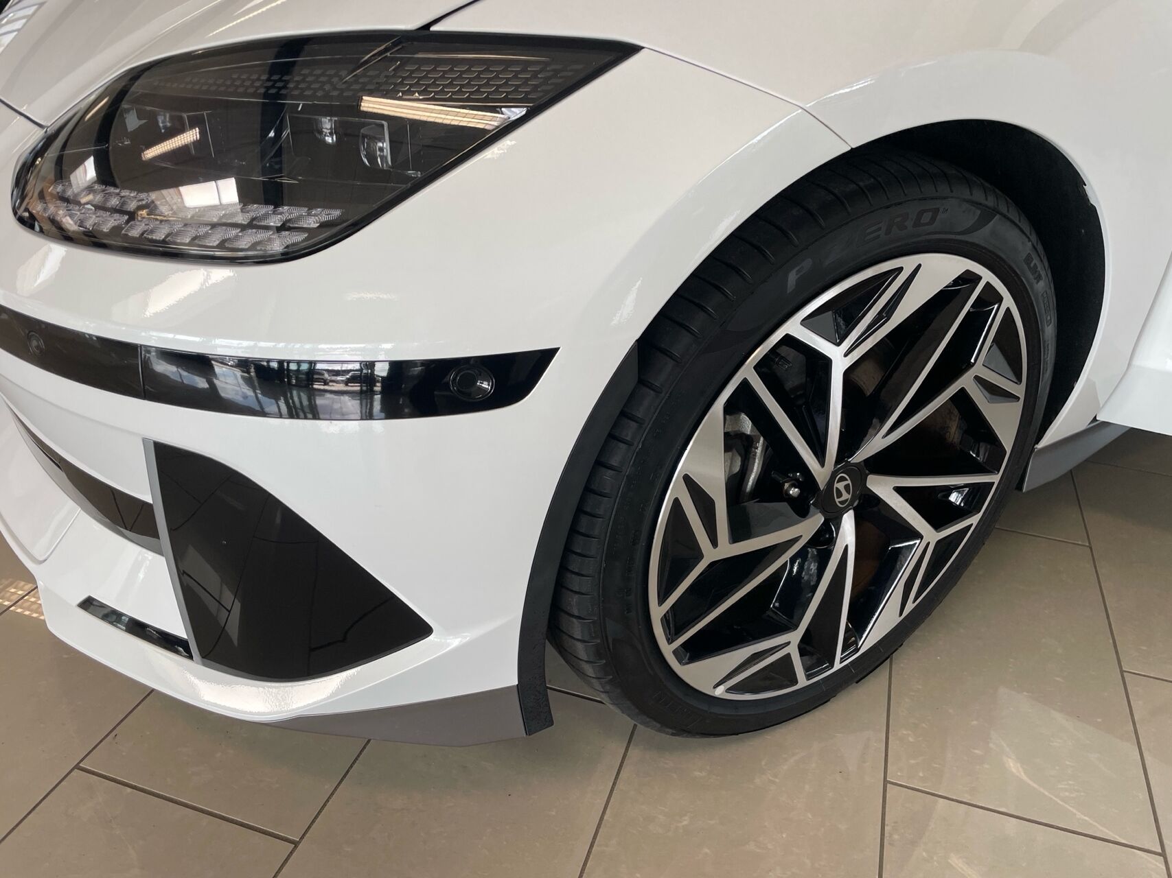 Billede af Hyundai Ioniq 6 Electric 77,4 kWh Ultimate 229HK Aut.