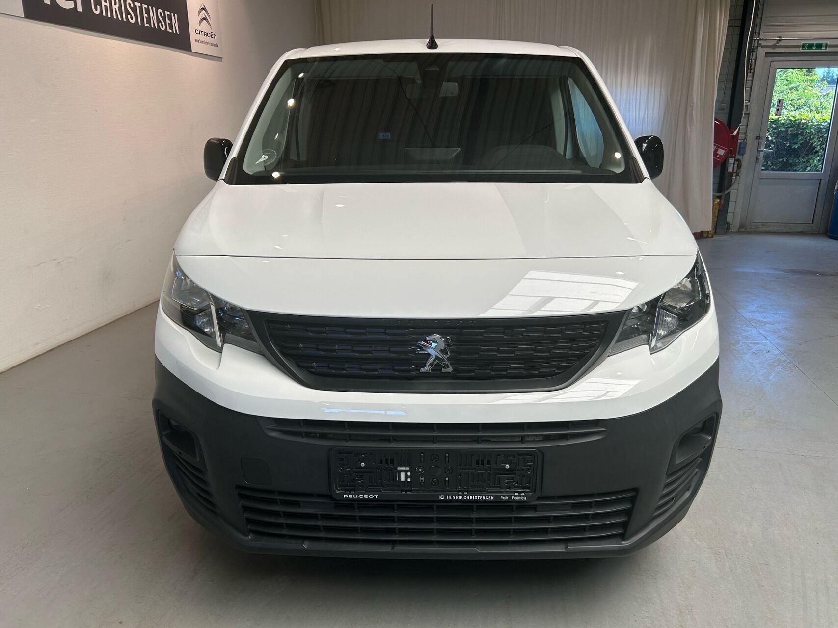 Billede af Peugeot e-Partner L2 V2 EL Plus 136HK Van Aut.