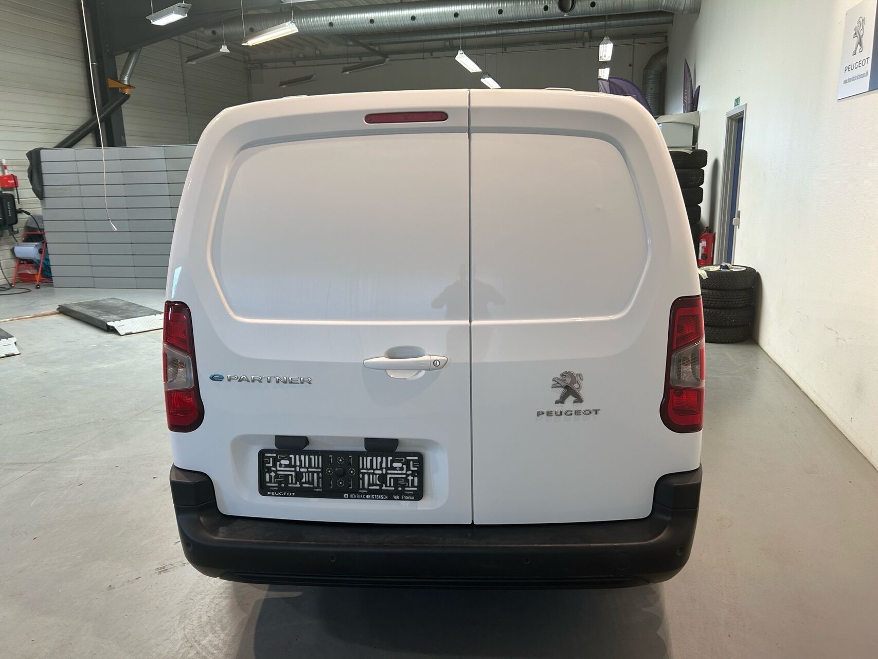 Billede af Peugeot e-Partner L2 V2 EL Plus 136HK Van Aut.