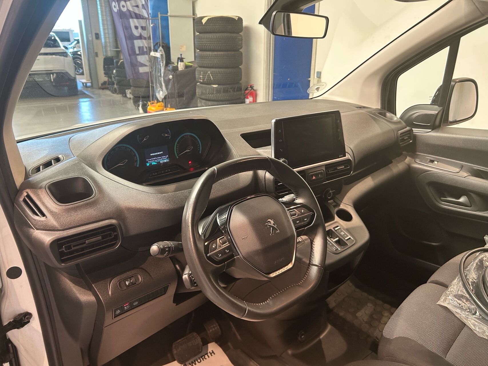 Billede af Peugeot e-Partner L2 V2 EL Plus 136HK Van Aut.
