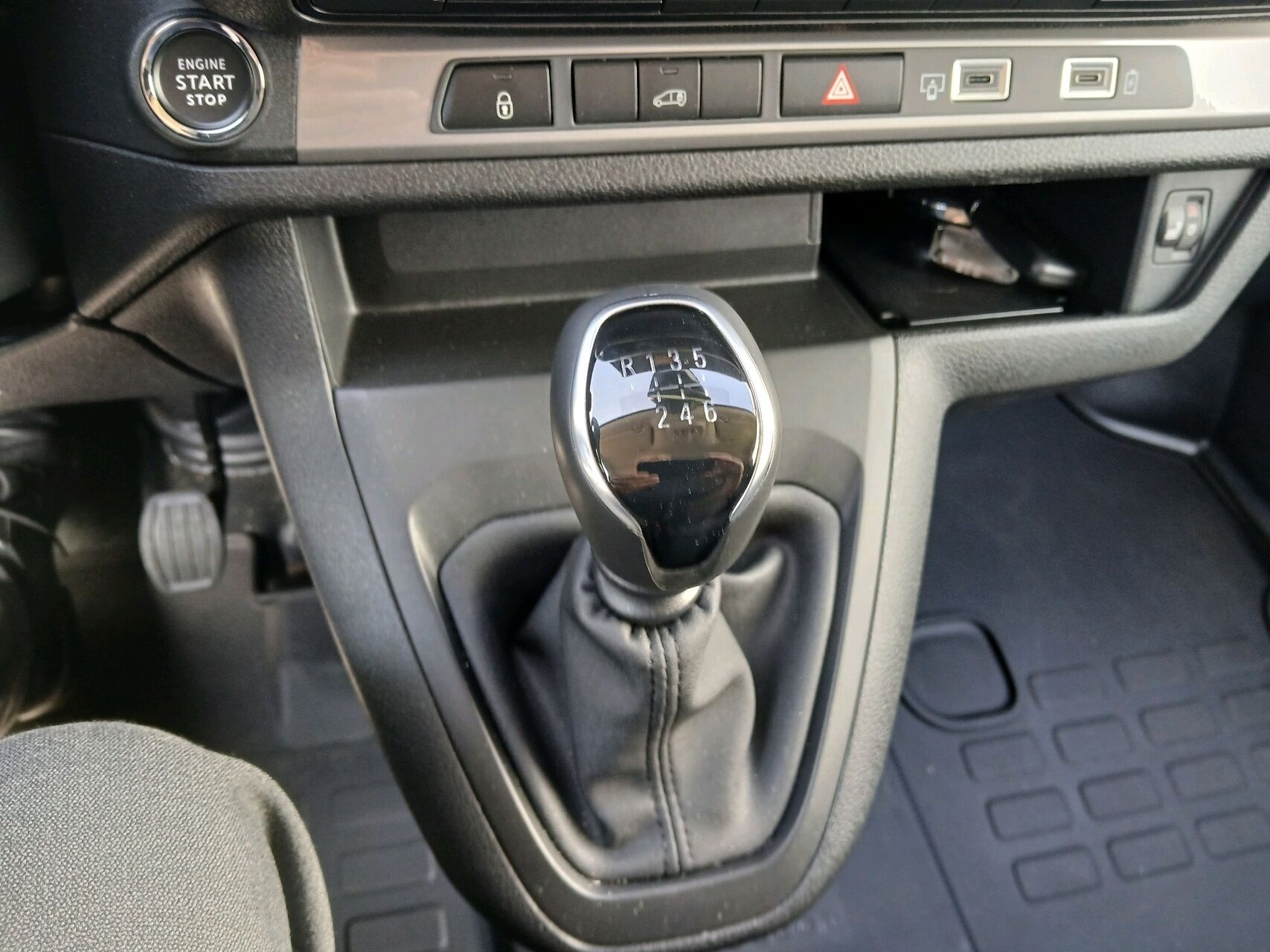 Billede af Peugeot Expert L2 2,0 BlueHDi Premium 144HK Van 6g