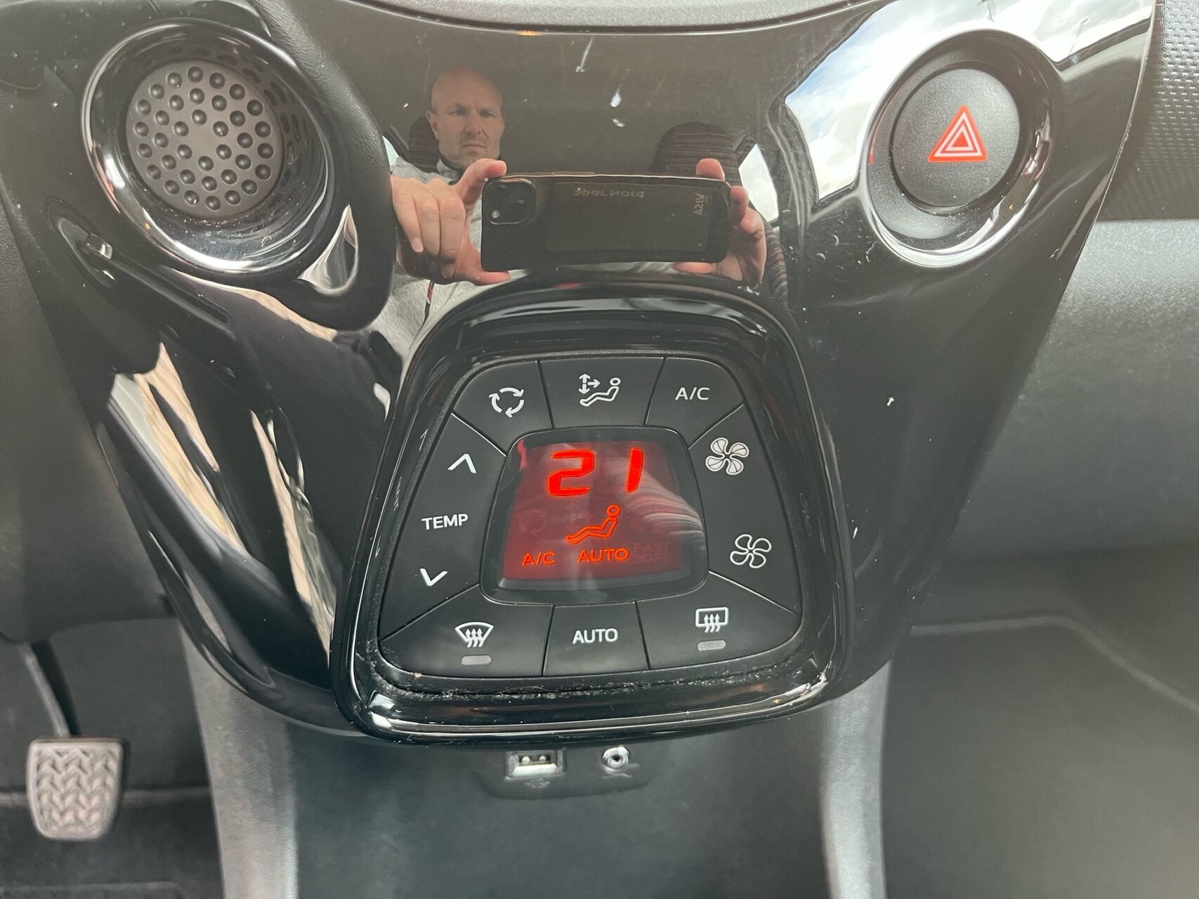 Billede af Citroën C1 1,0 VTi Street 72HK 5d