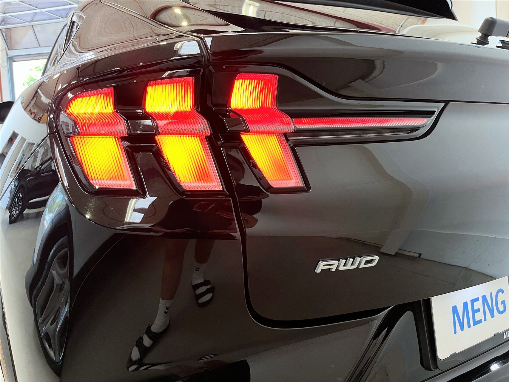 Billede af Ford Mustang Mach-E EL SR Premium AWD 371HK 5d Aut.