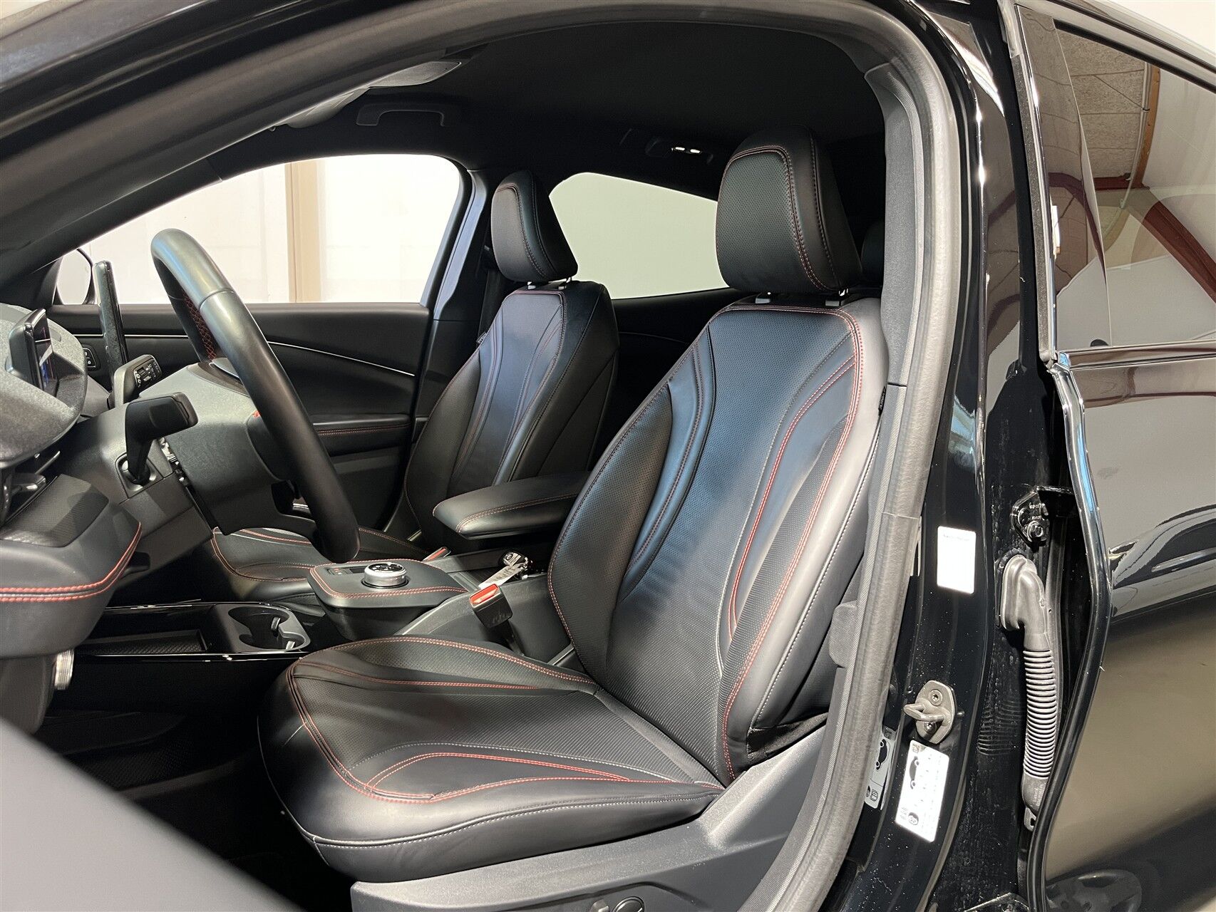 Billede af Ford Mustang Mach-E EL SR Premium AWD 371HK 5d Aut.