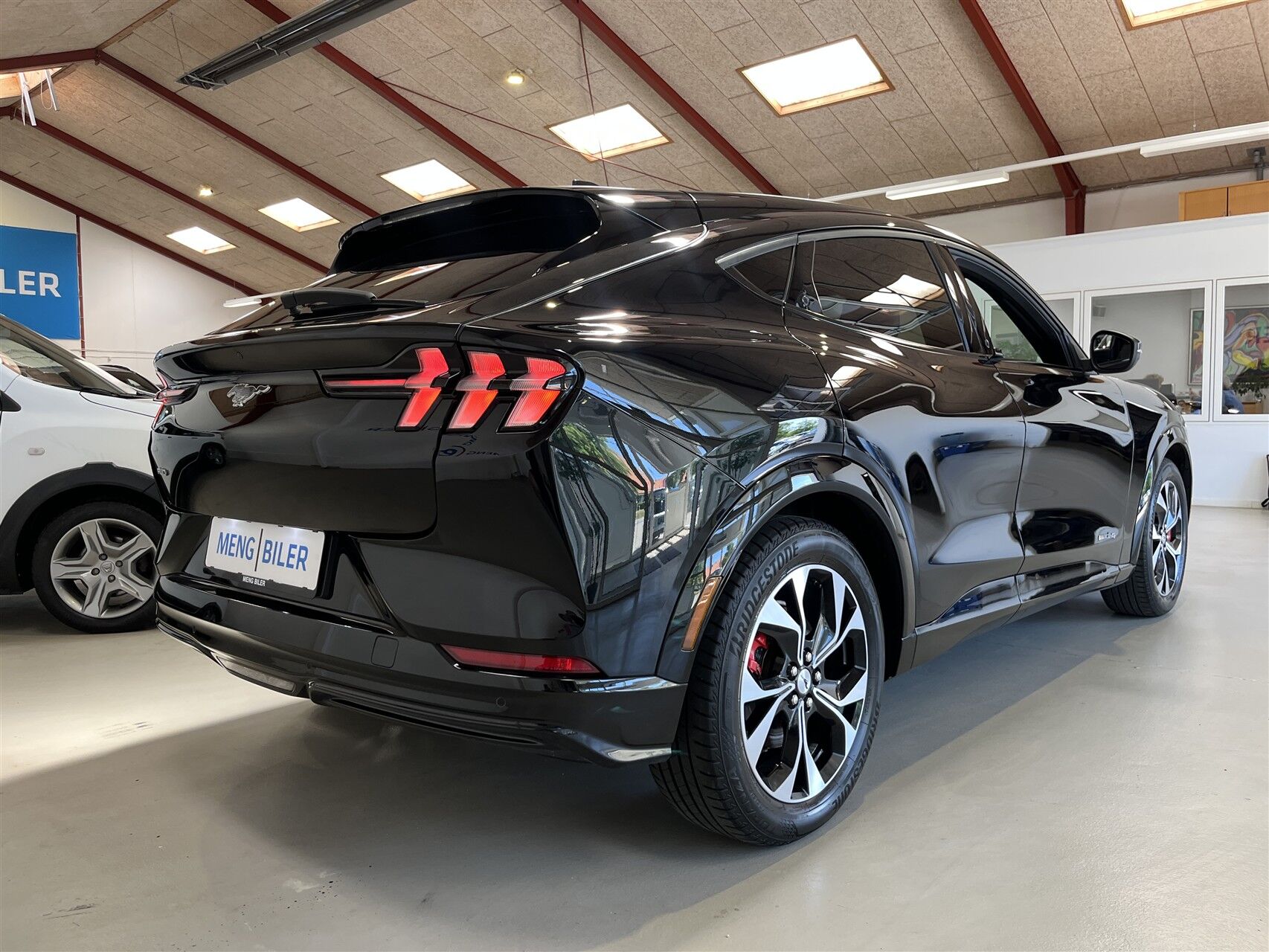 Billede af Ford Mustang Mach-E EL SR Premium AWD 371HK 5d Aut.