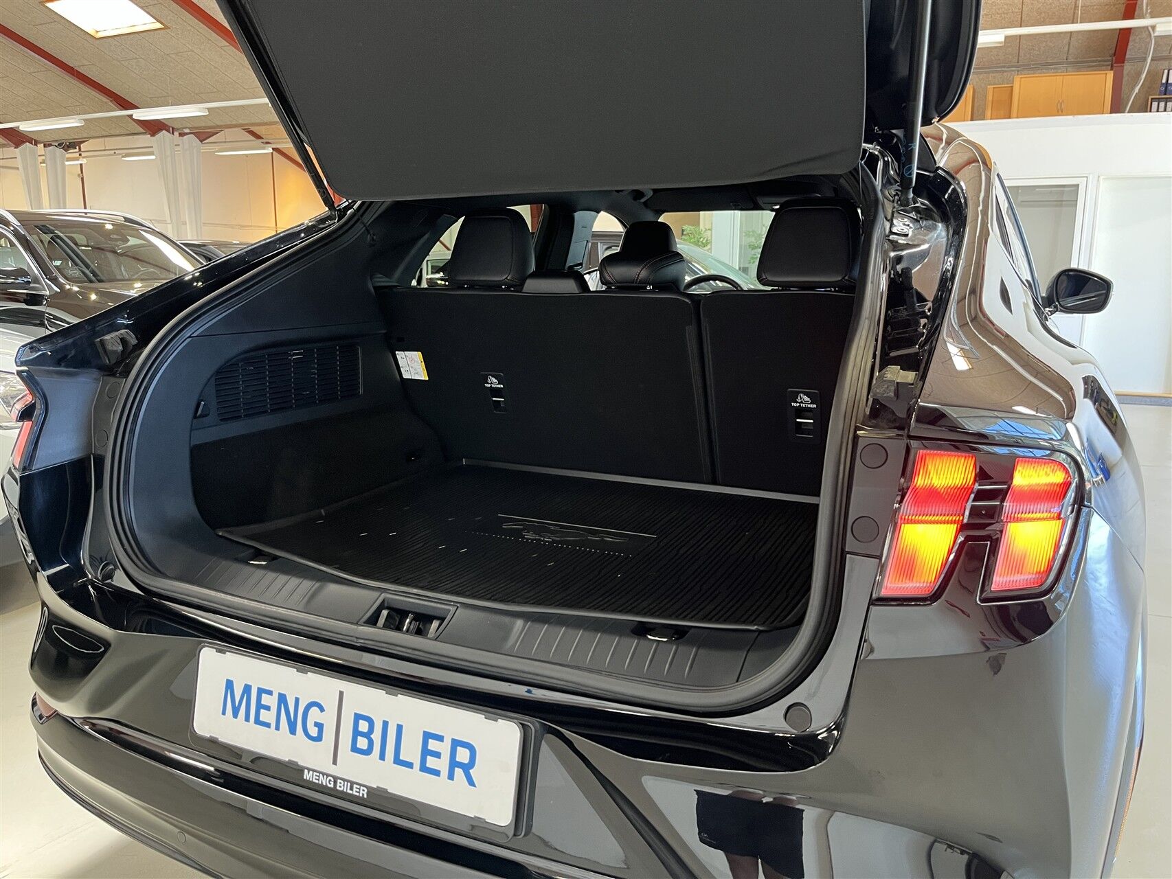 Billede af Ford Mustang Mach-E EL SR Premium AWD 371HK 5d Aut.