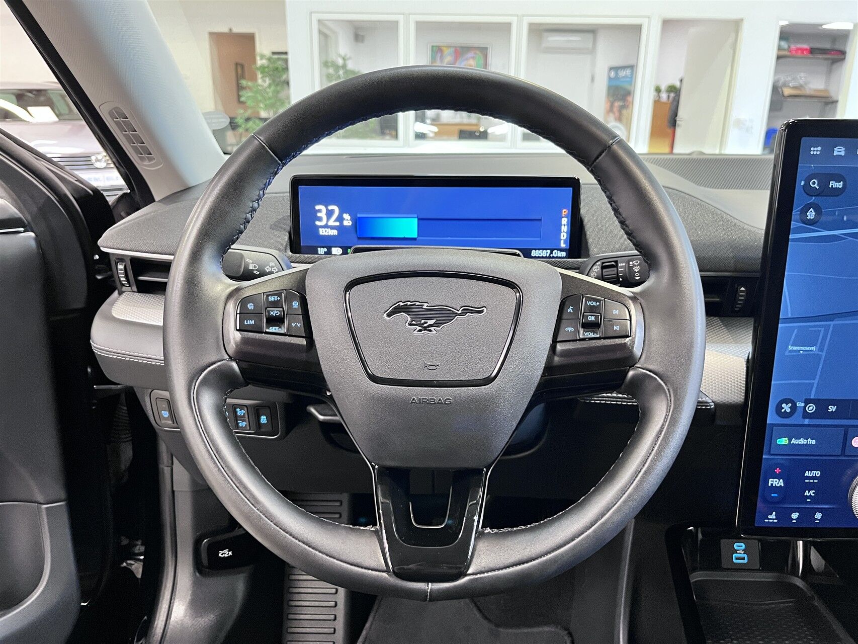 Billede af Ford Mustang Mach-E EL SR Premium AWD 371HK 5d Aut.
