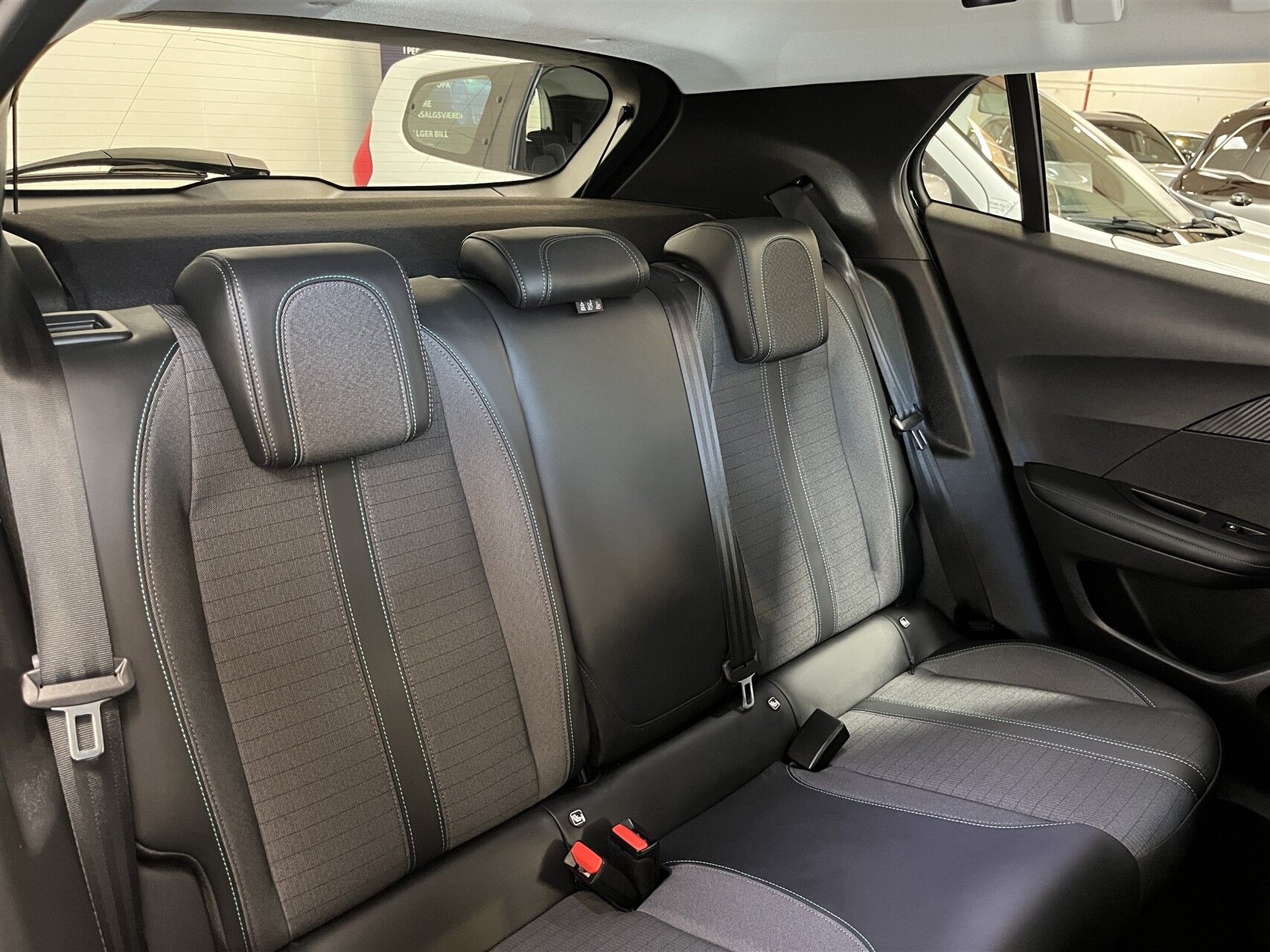 Billede af Peugeot 2008 1,2 PureTech Allure Pack EAT8 130HK 5d 8g Aut.