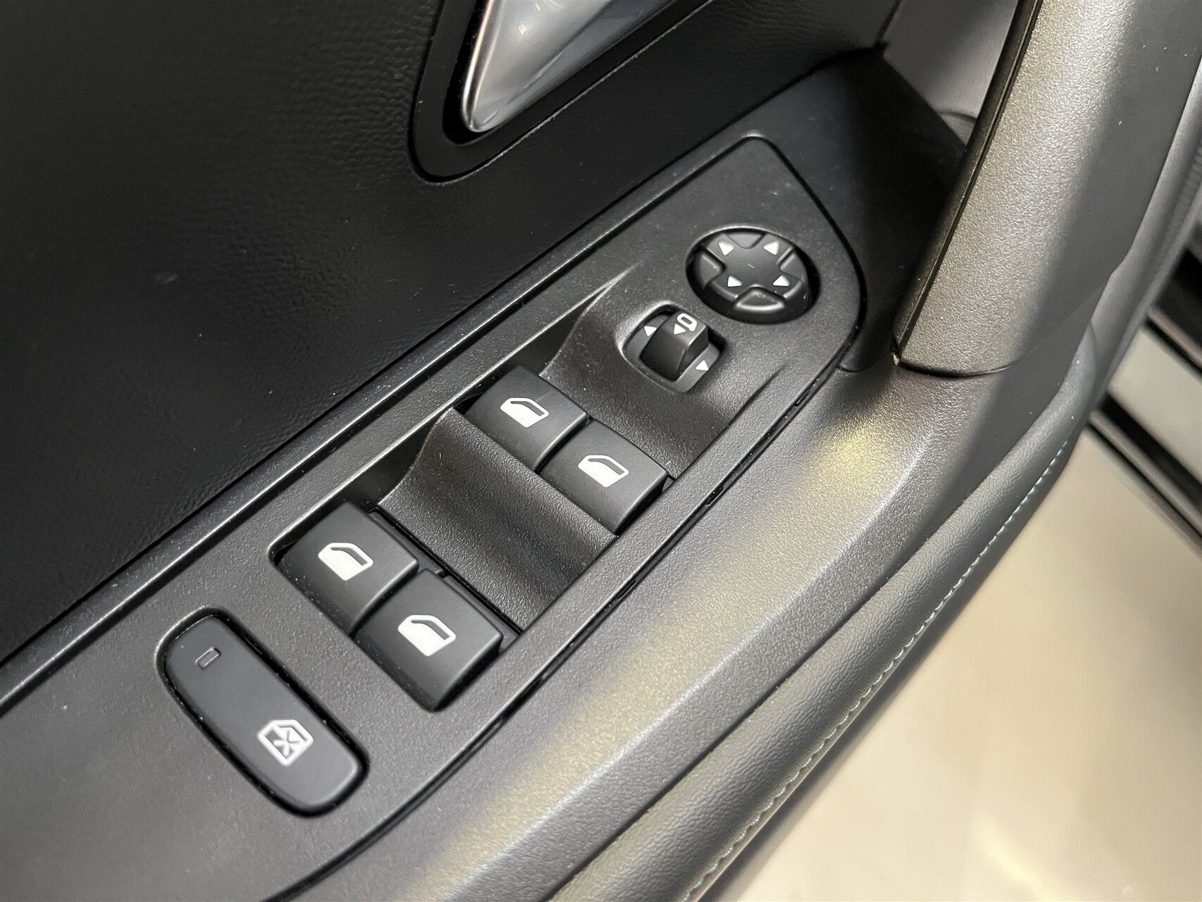 Billede af Peugeot 2008 1,2 PureTech Allure Pack EAT8 130HK 5d 8g Aut.