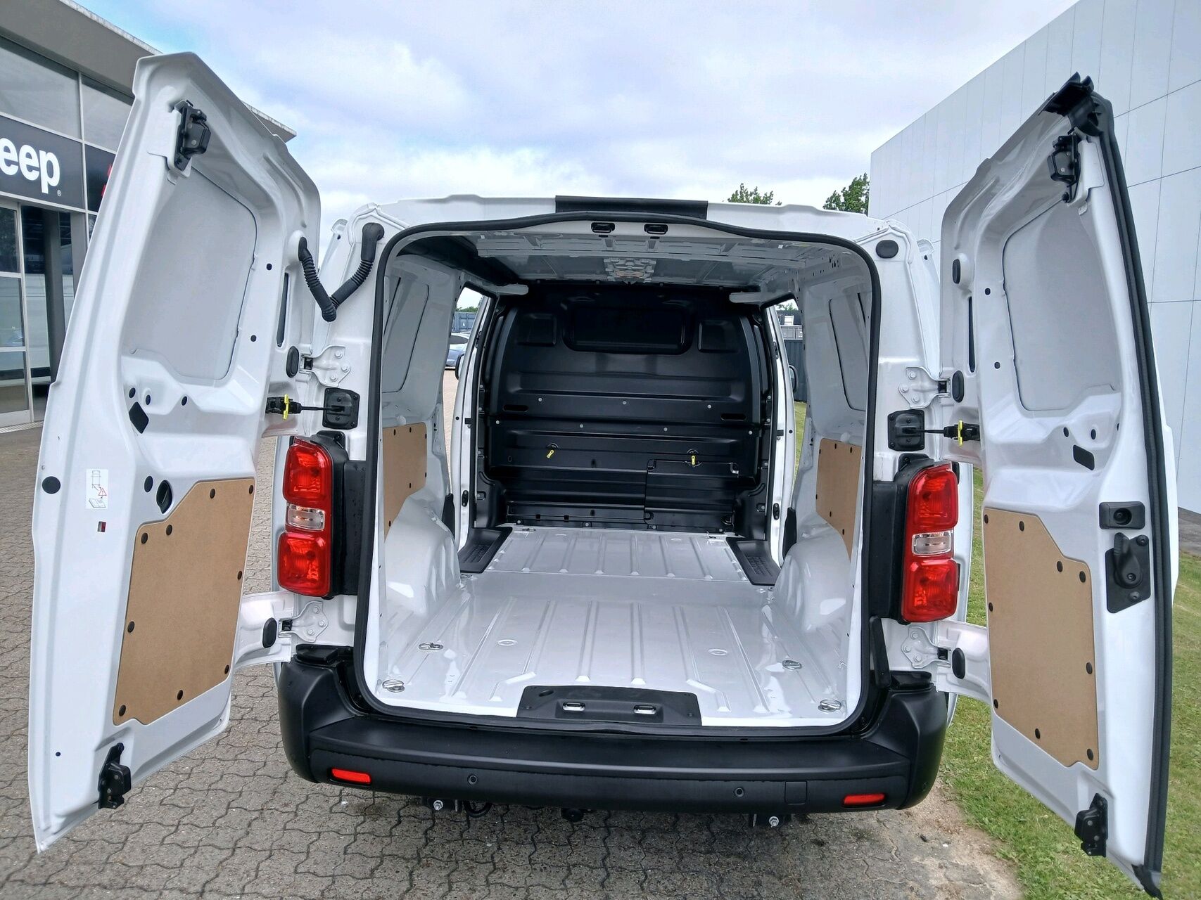 Billede af Citroën Jumpy L3 2,0 Blue HDi Flexline 145HK Van 6g