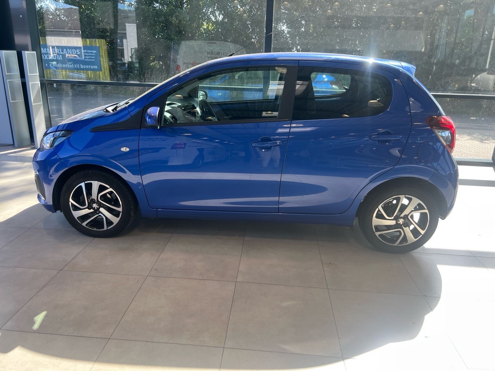 Billede af Peugeot 108 1,0 e-Vti Infinity 72HK 5d
