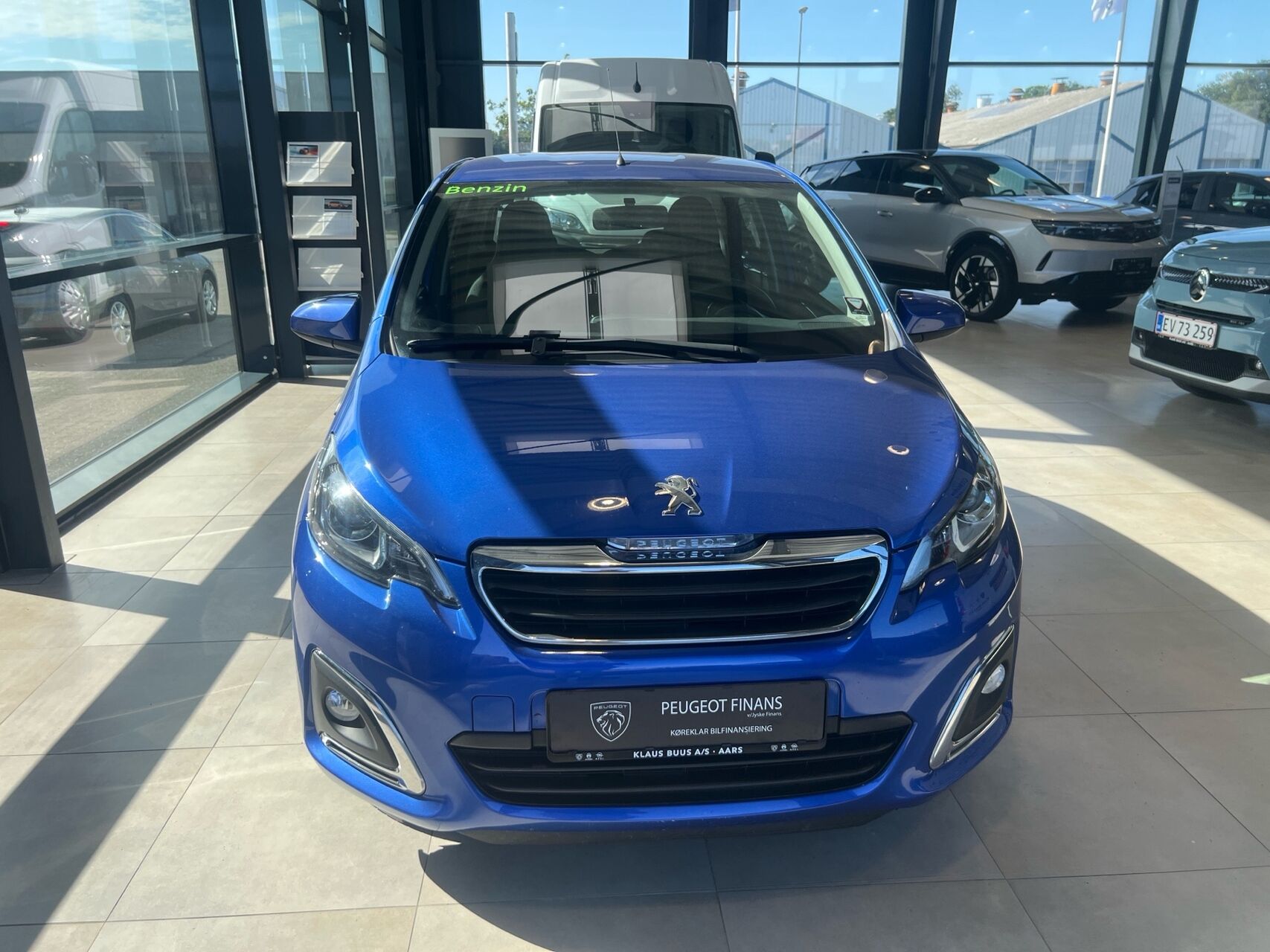 Billede af Peugeot 108 1,0 e-Vti Infinity 72HK 5d