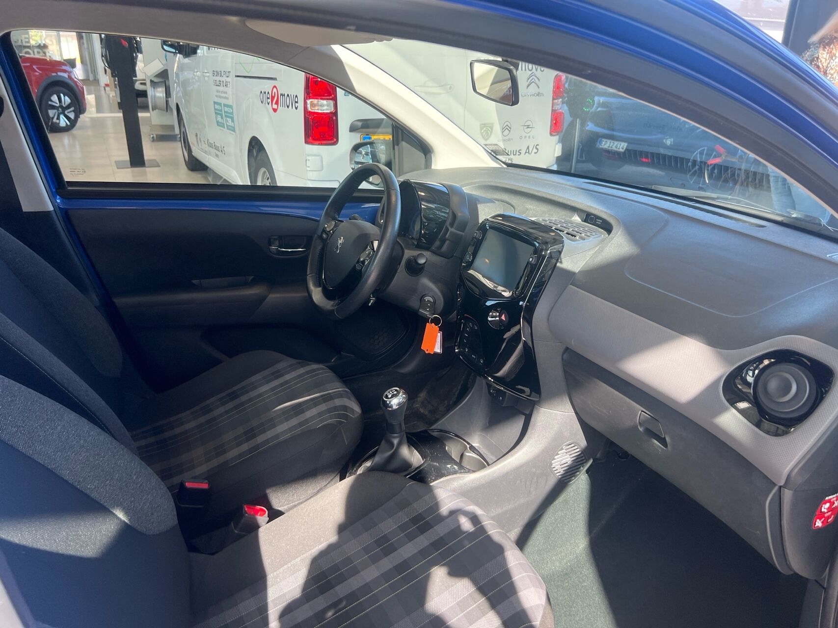 Billede af Peugeot 108 1,0 e-Vti Infinity 72HK 5d
