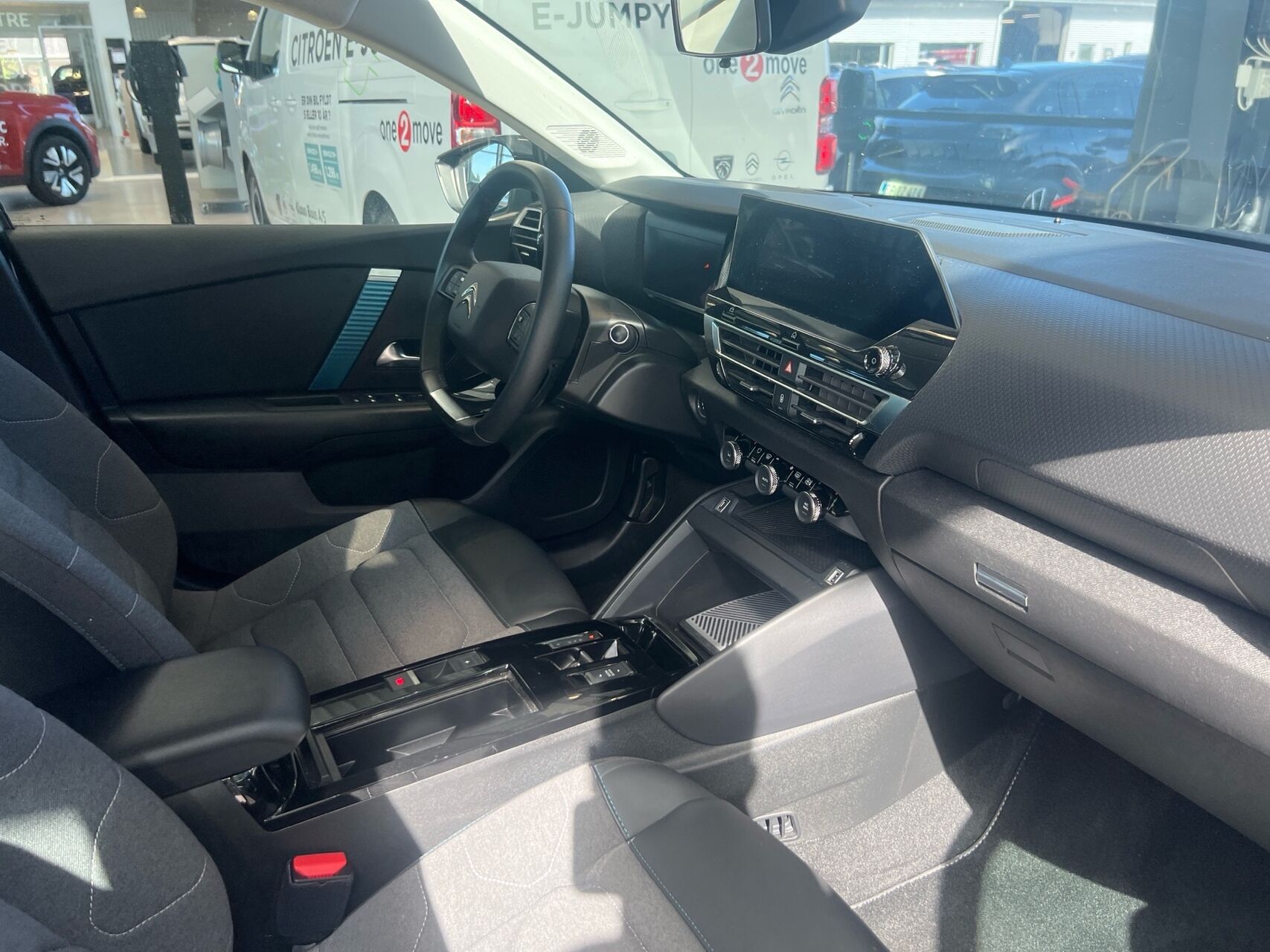 Billede af Citroën e-C4 EL Shine 136HK 5d Aut.