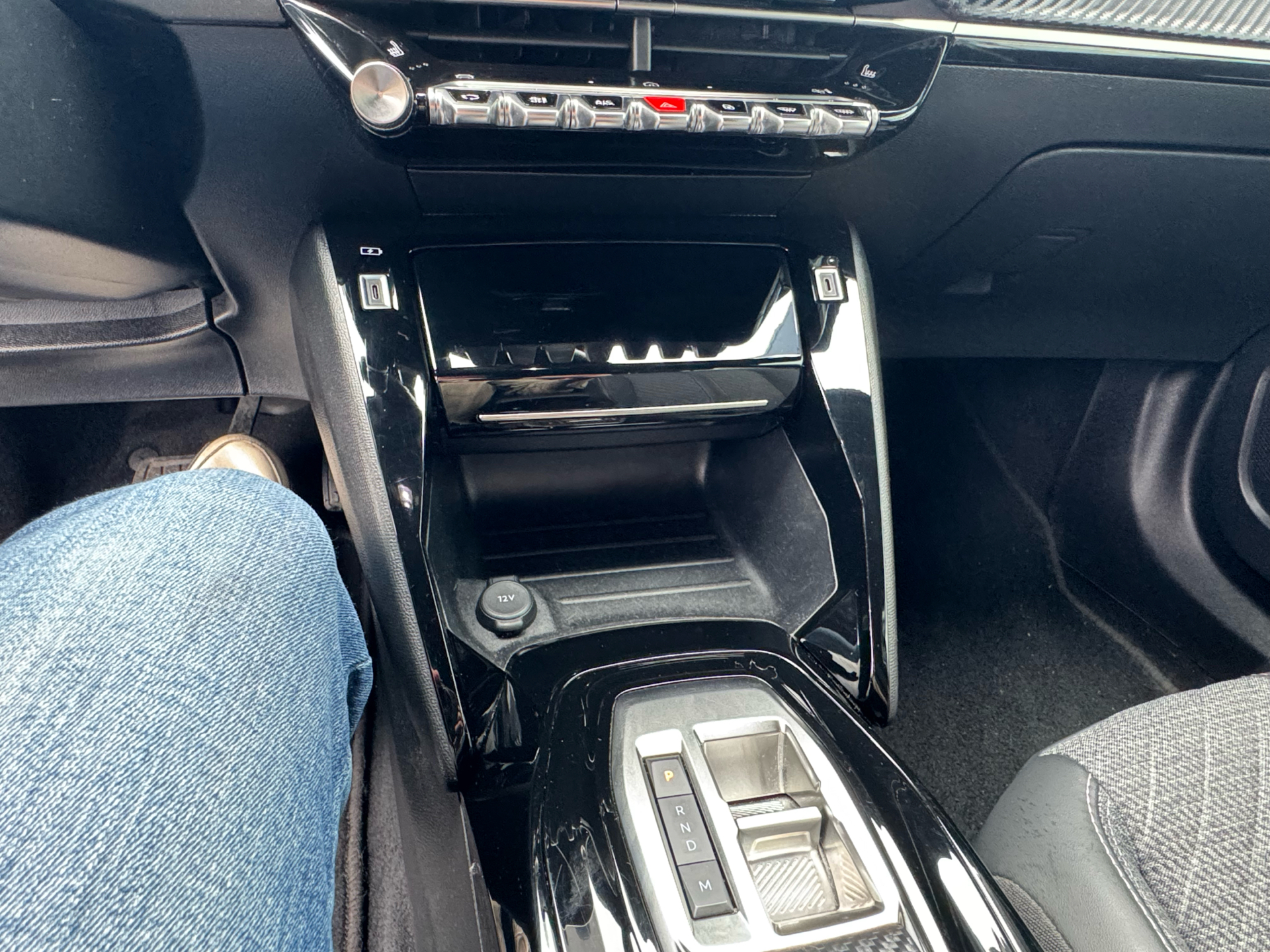 Billede af Peugeot 2008 1,2 PureTech Allure EAT8 130HK 5d 8g Aut.