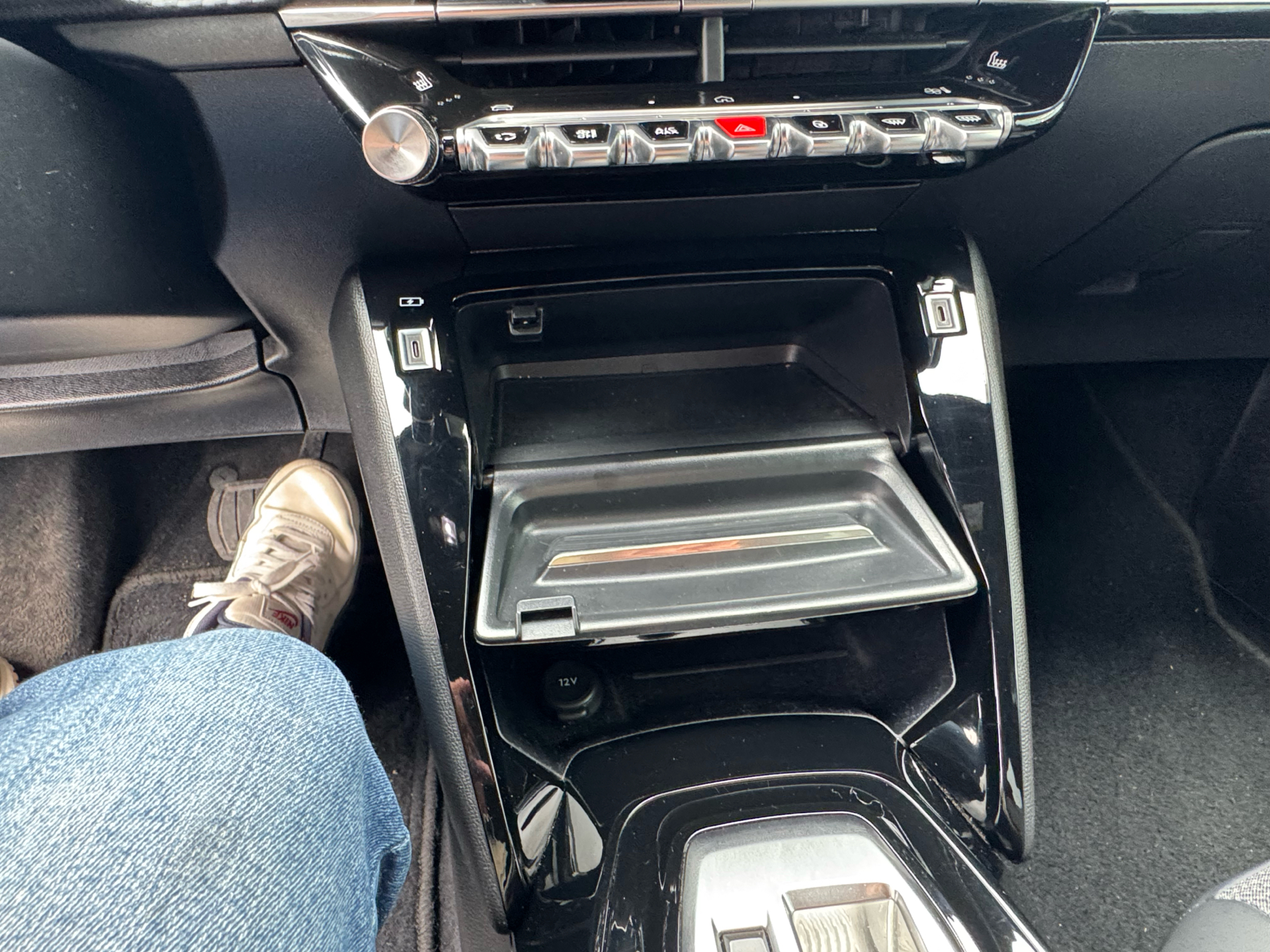 Billede af Peugeot 2008 1,2 PureTech Allure EAT8 130HK 5d 8g Aut.