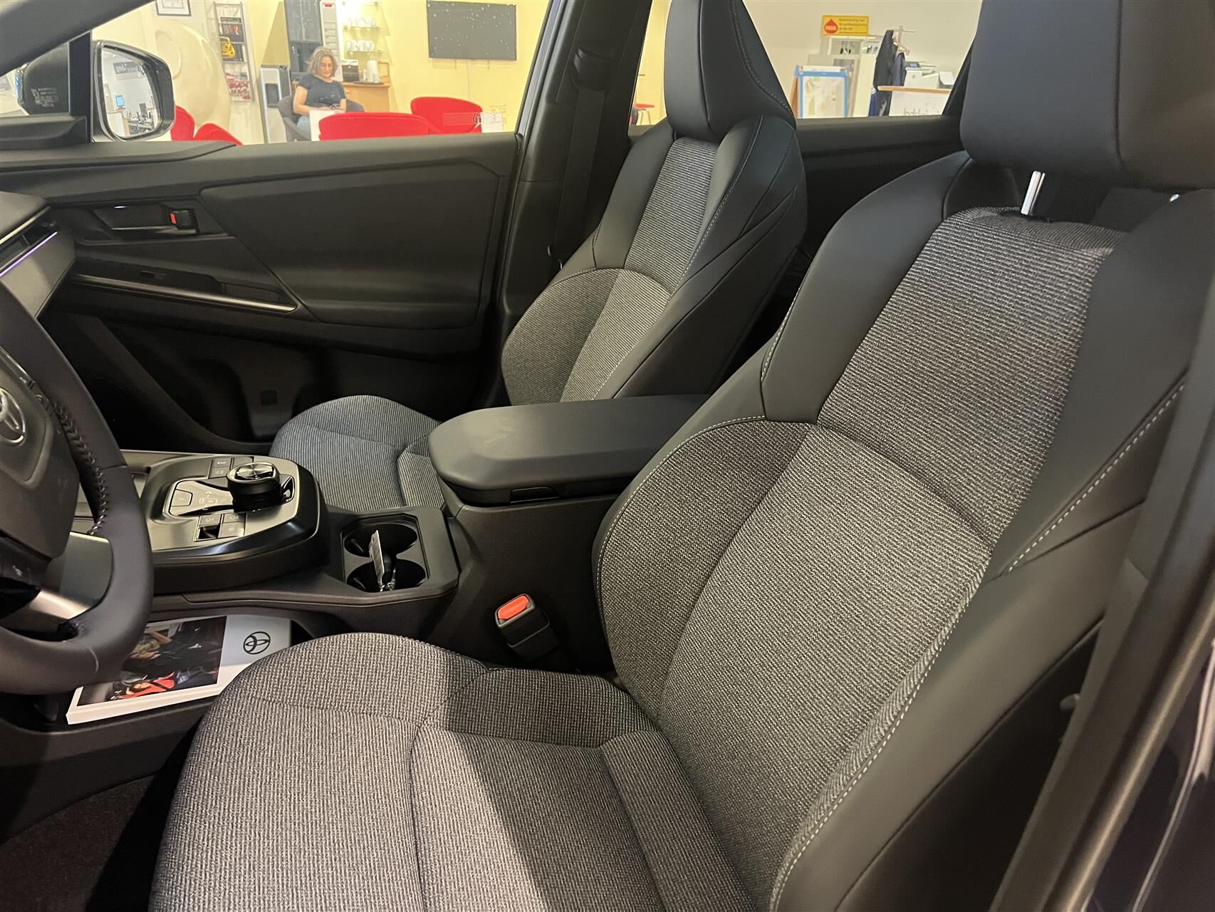 Billede af Toyota bZ4X EL Active Tech 224HK 5d Aut.