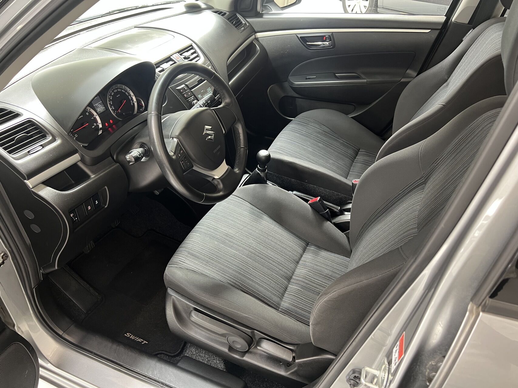 Billede af Suzuki Swift 1,2 Dualjet 16V Comfort 90HK 5d
