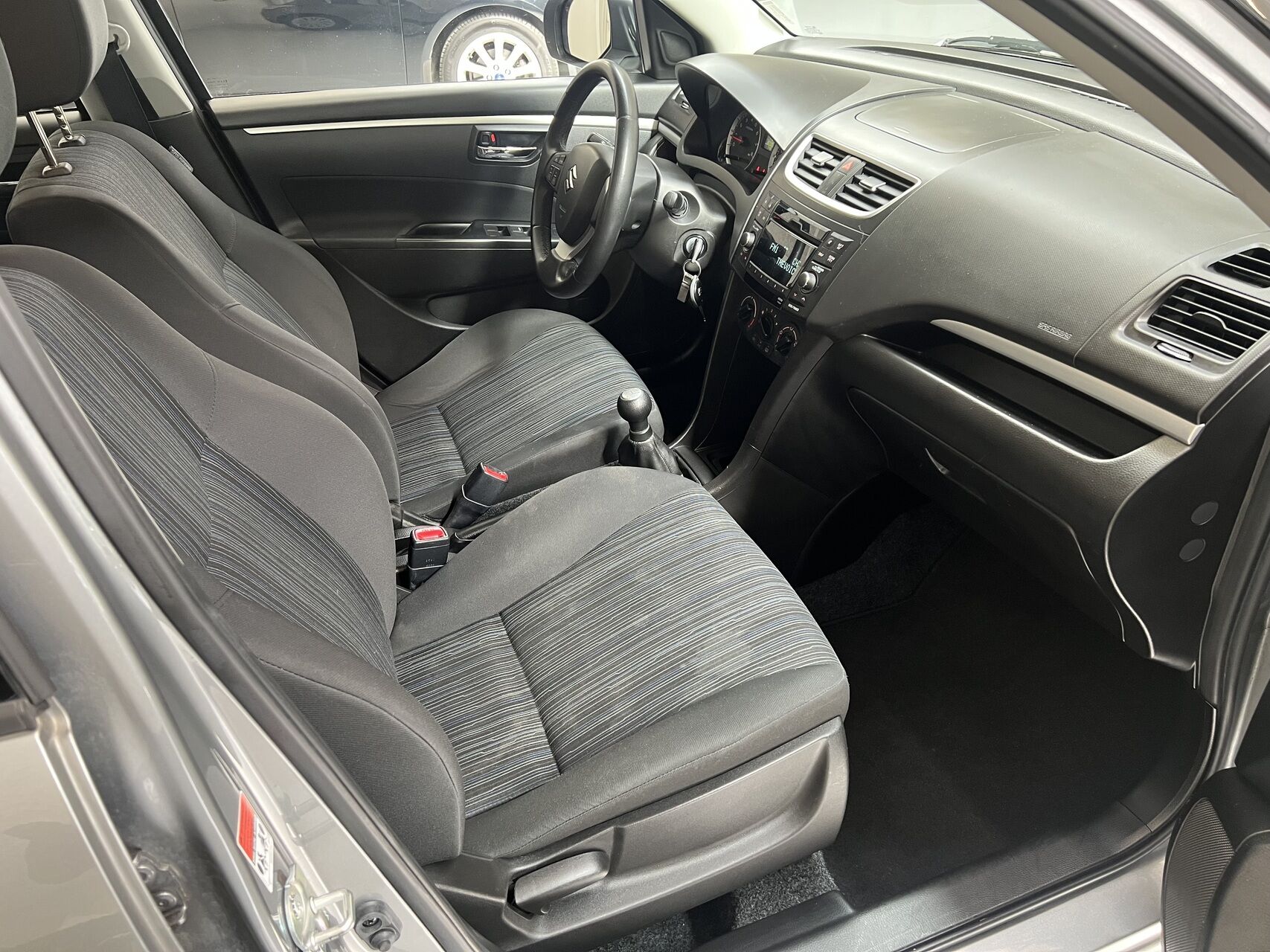 Billede af Suzuki Swift 1,2 Dualjet 16V Comfort 90HK 5d