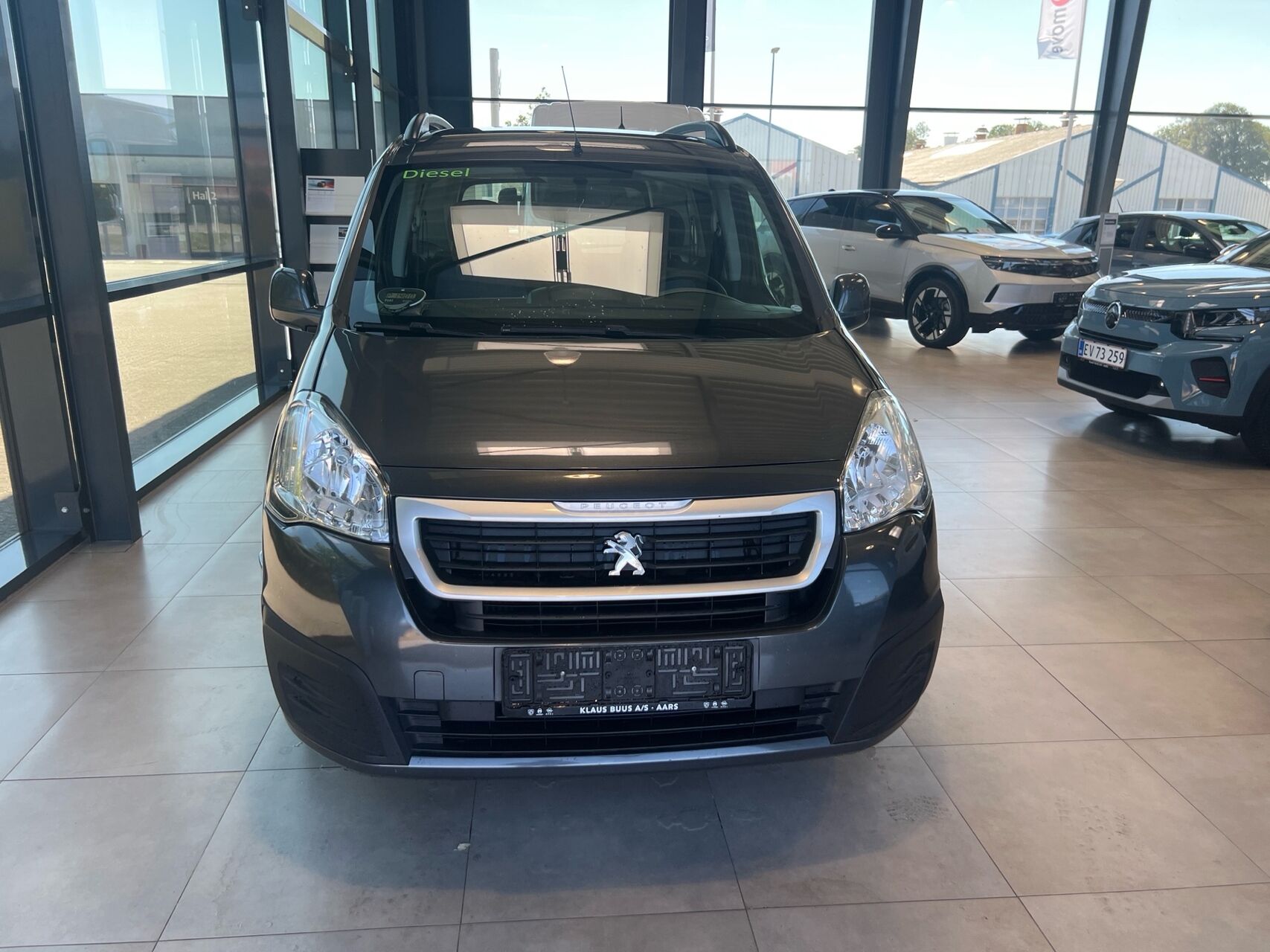 Billede af Peugeot Partner 1,6 BlueHDi Active ESG 100HK Aut.
