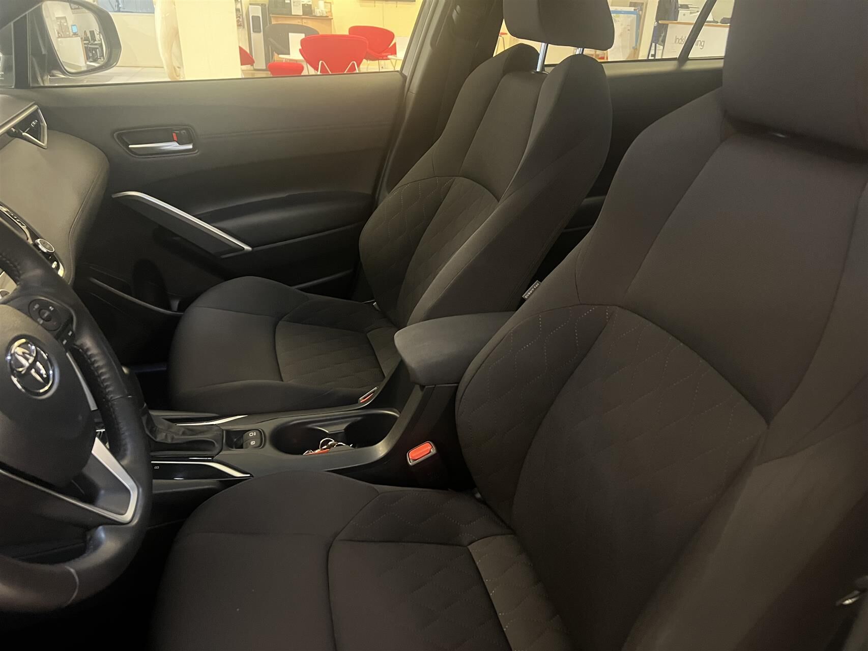Billede af Toyota Corolla Cross 2,0 Hybrid Style E-CVT 197HK 5d Aut.
